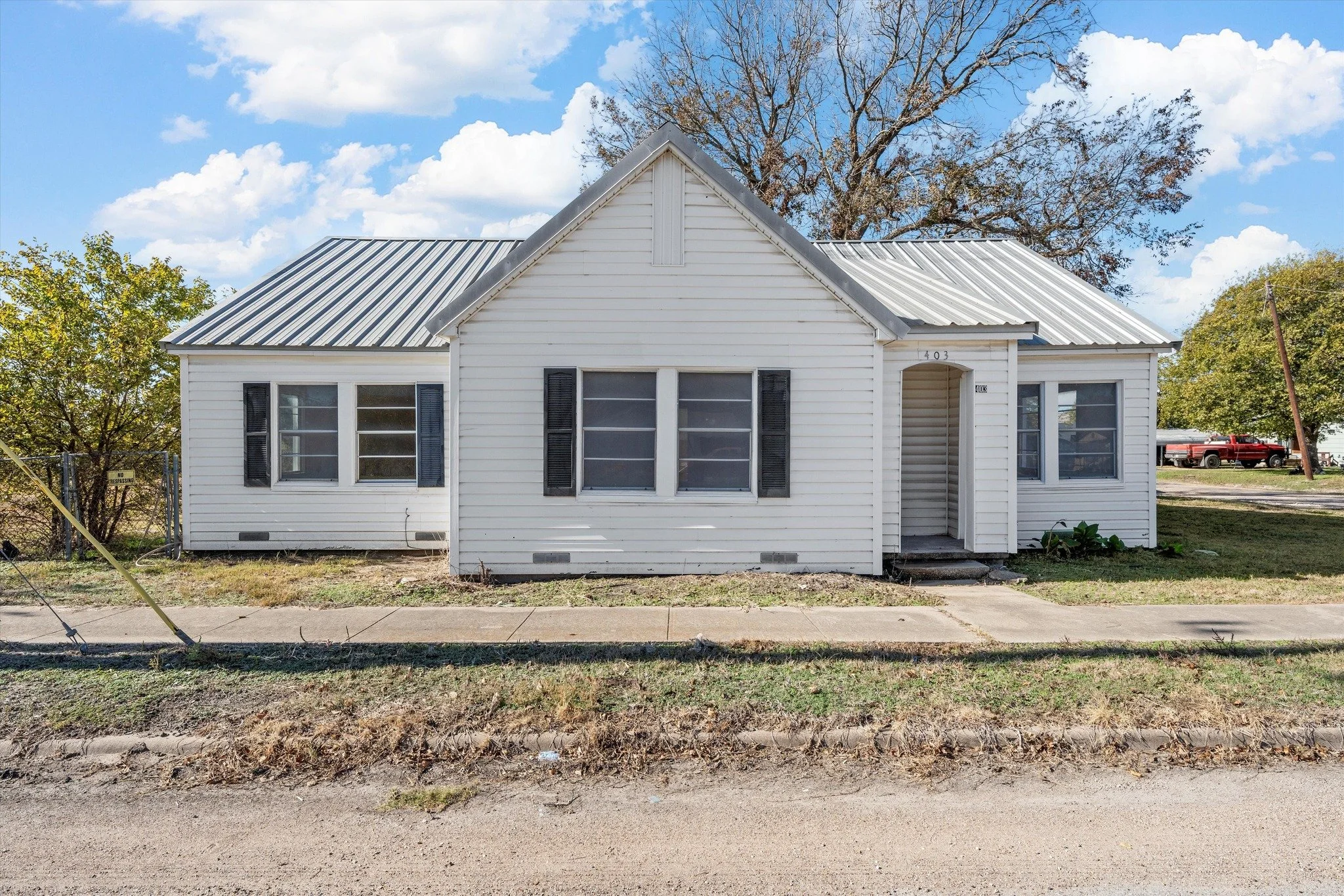 🏡✨ NEW TO THE MARKET in Rosebud, TX! ✨🏡

Welcome to 403 5th Street&mdash;a charming 3 bed, 1 bath home nestled in the heart of a quiet small-town community! 🌳

This property is perfect for a first-time homebuyer, someone looking to downsize, or ev