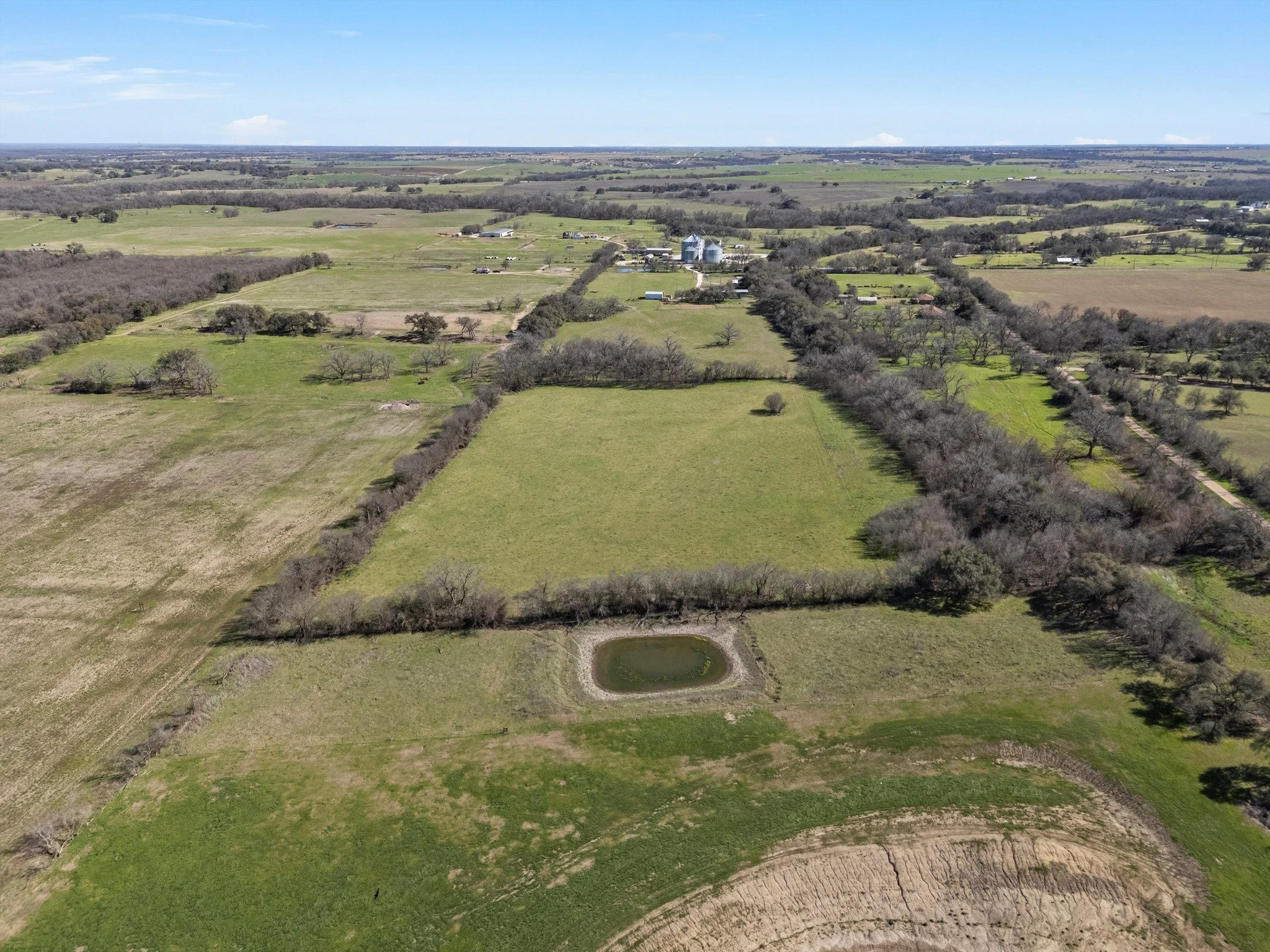 🌾✨ LAND FOR SALE in Chilton, TX! ✨🌾

Looking for the perfect piece of Texas land? Check out this 25 acres off FM 935 in Chilton! 🤠

🌿 Wide open space ready for your vision
🏡 Ideal for a homesite, ranchette, or weekend getaway
🐄 Bring your lives