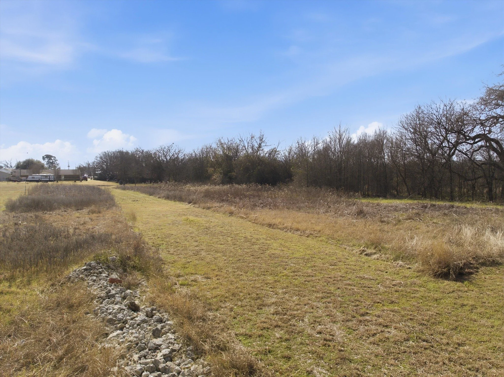 Discover the potential of this spacious 1.4 Acre MOL property located in Marlin, TX! With city utilities available, this versatile lot is ready for your vision&mdash;whether you're looking to build your forever home, create a relaxing weekend getaway