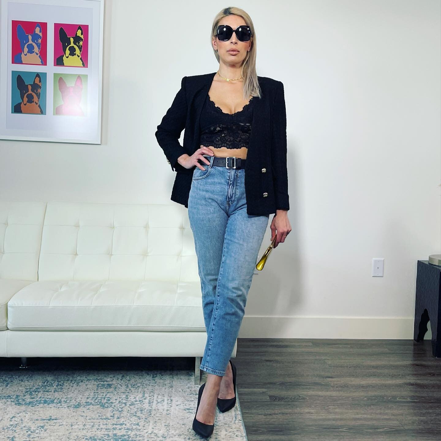 I love the look of a sexy lace bralette with a blazer. These @zara pieces are gorgeous for spring. And I&rsquo;m obsessed with these @blackflyseyewear sunglasses!  They are so chic and dramatic.  #blackflyseyewear #flygirlseyewear #zarabralette #zara