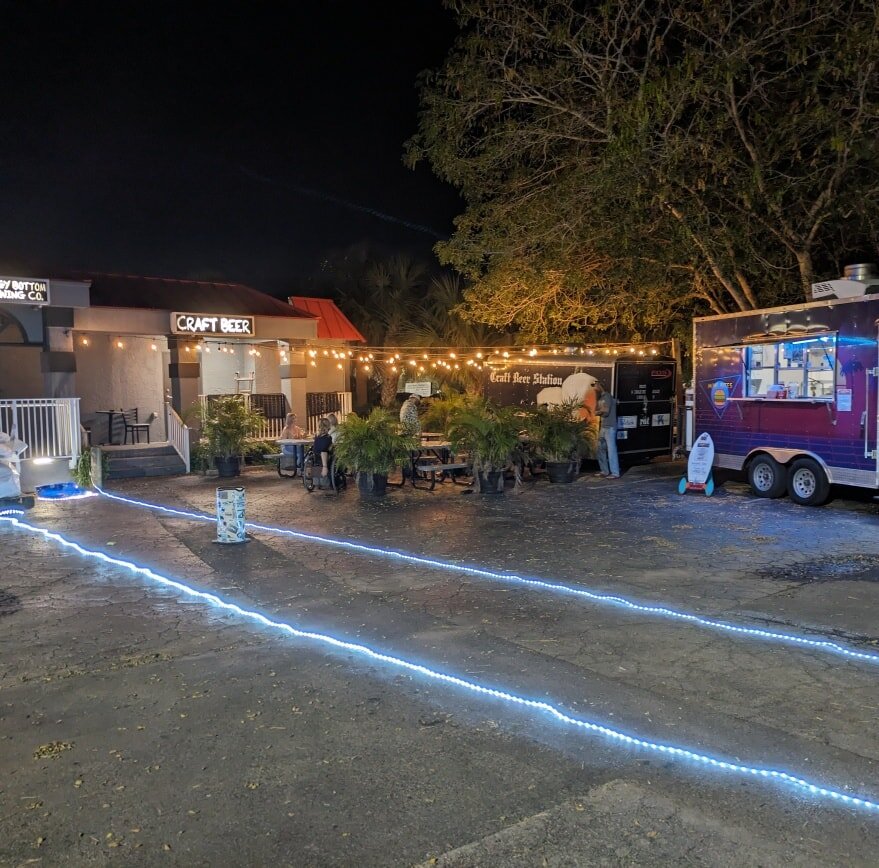 Cooking up your little favorites until 11PM

Or catch us this Saturday and Sunday at The World's Largest Food Truck Rally, Gulfview Mall Port Richey, FL.
Noon -7PM

 #classicmini #smokednugz #swflchicken #sliders #musicfestival #festivalfood #fattyma