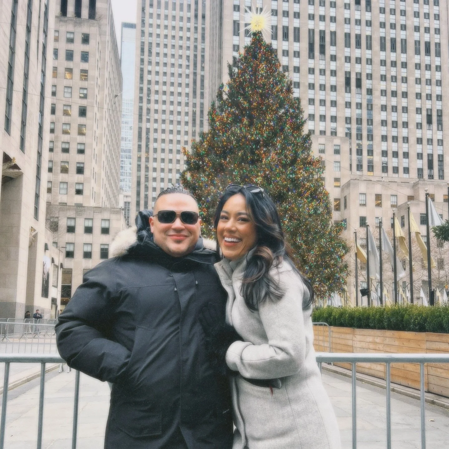 Merry Christmas from us 🤍✨
There&rsquo;s something different about love when your heart has lived through so many seasons. It becomes quieter, stronger, and so much more meaningful. I&rsquo;m grateful for this chapter, for the love I have in my life