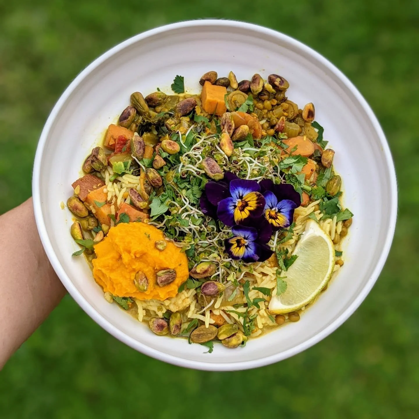 Just gonna leave these delightful, fragrant bowls of kitchari here 🧖&zwj;♀️ to remind you that:

Sign ups for our Guided Spring Cleanse
CLOSE THIS SUNDAY! 💫

Been craving some time with yourself?! 

Has your sweet bod, gut, liver + mind been asking
