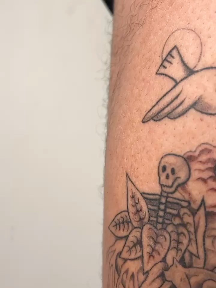 Progress on Zach&rsquo;s Frida Kahlo-inspired tattoo 🌿🌝

I have some last-minute availability to tattoo you:

❤️&zwj;🔥Thursday, 6/26 
🌹Friday, 6/27 
🗡️Saturday, 6/28 

I&rsquo;ll give you a deal if you can fill any of these spots! 🪽