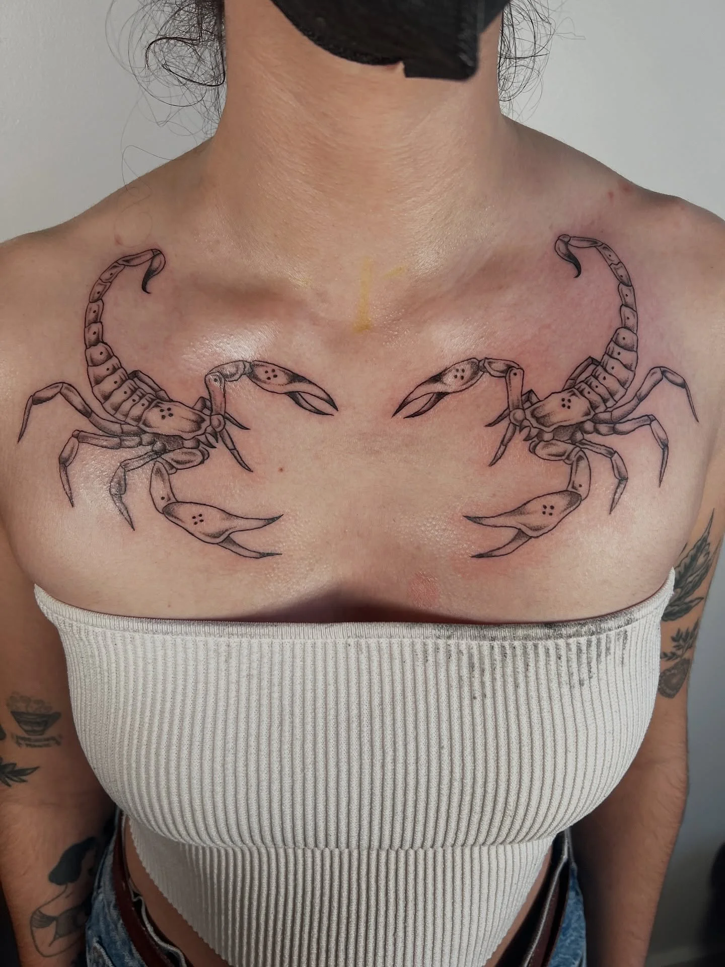 Happy Scorpio season bbs! 🦂♏️🖤

Scorpions for Liv who&rsquo;s SO badass and  sat through this like a rock! One of my favorites from this past year. Thank you so much for your trust and for making one of my tattoo project dreams come true! ✨