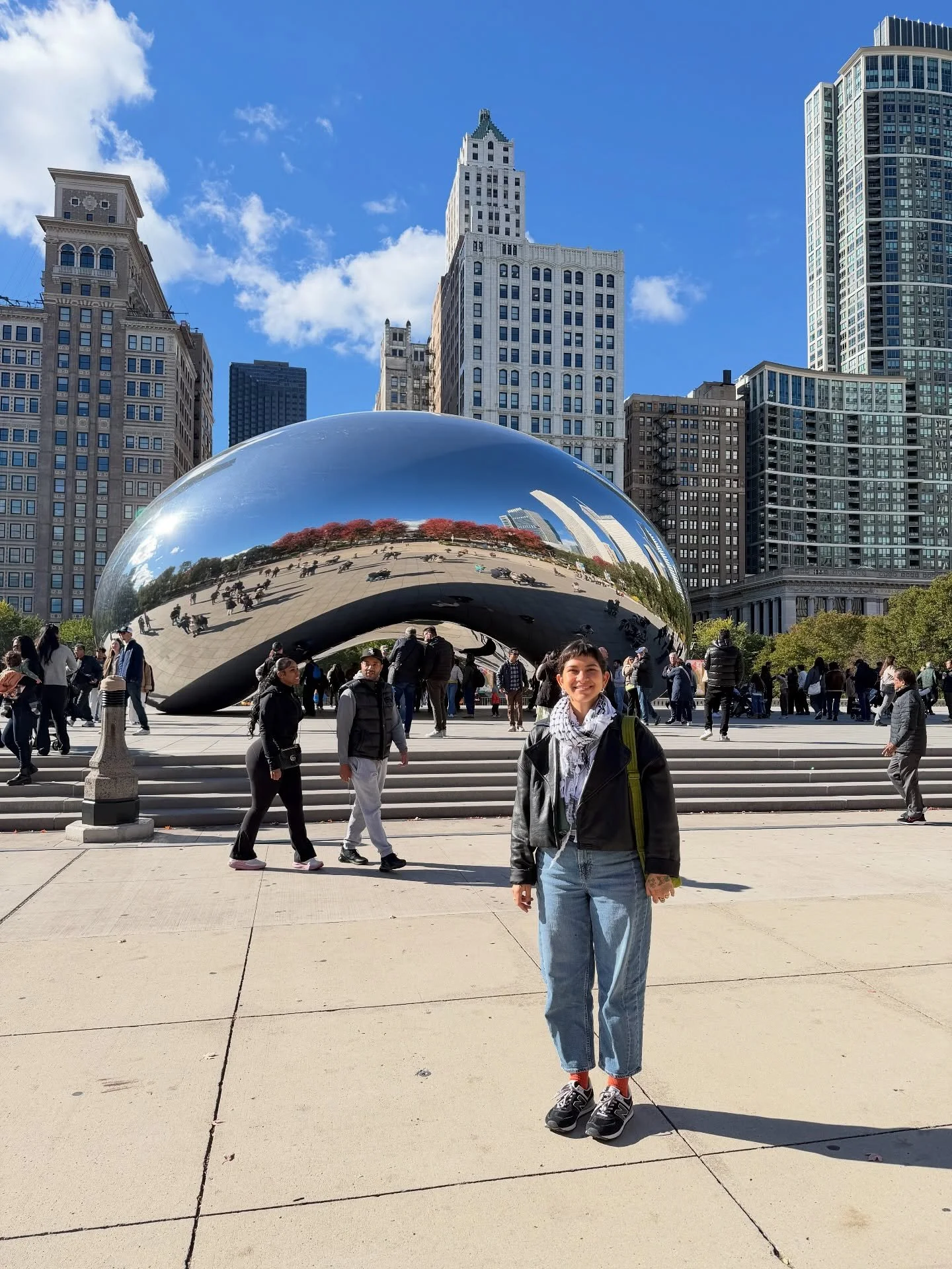 ✷ CHICAGO PHOTO DUMP ✷
1. I flicked the bean! 🫘 
2. Elizabeth Catlett&rsquo;s Mother and Child, 1956 Terracotta
(Do yourself a favor and check out her exhibit at the Art Institute of Chicago, if you can)
3. First tattoo of my trip!
4. Scene in downt