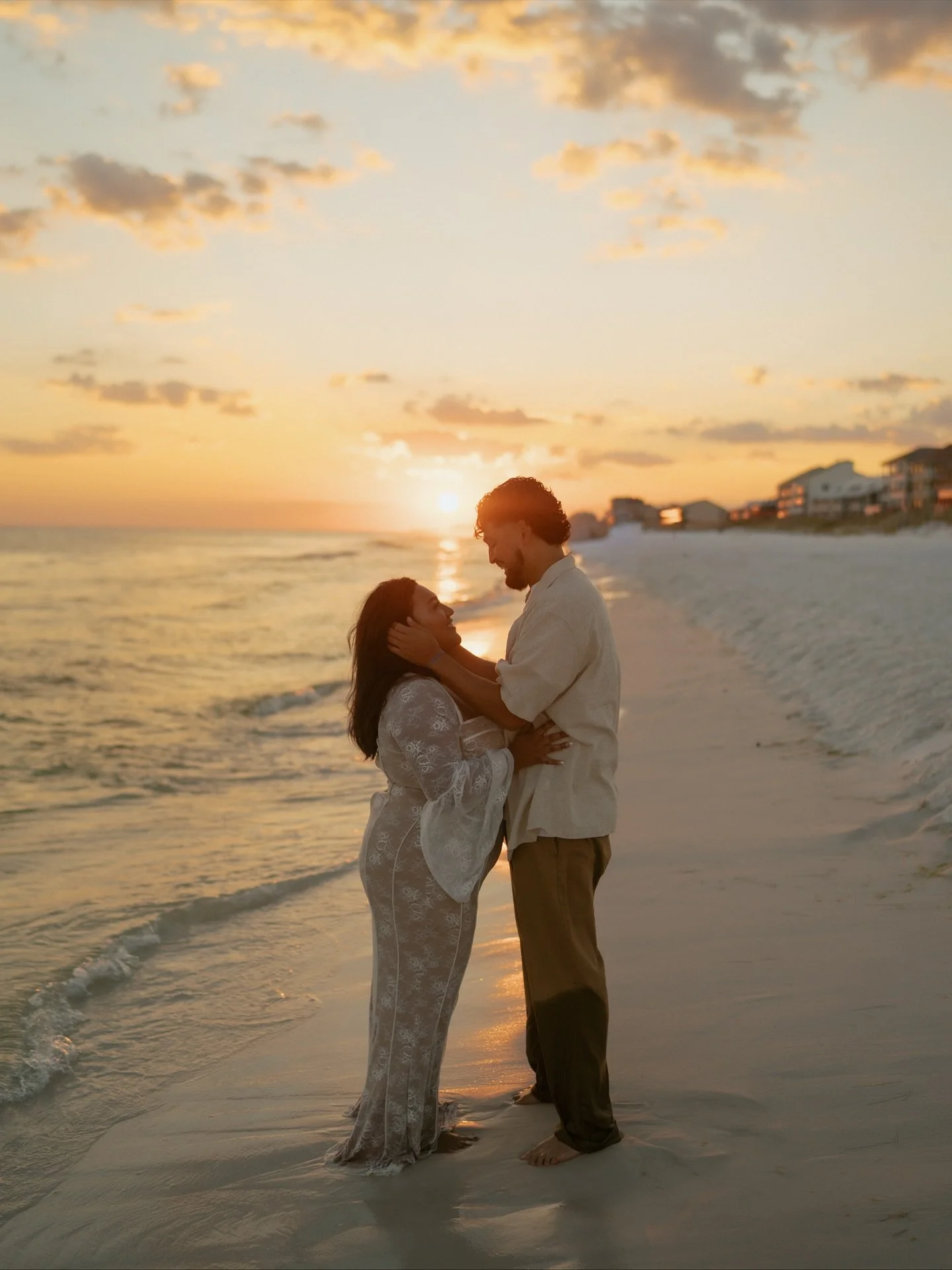 Cinthia &amp; Edgar ft. the most insanely beautiful sunset 🥹🩷💍🌊🌅

These photos deserved a permanent spot on the feed (and honestly&hellip; I&rsquo;ve contemplated hanging them in a permanent spot in my own home 😂 lol all jokes, but seriously, c