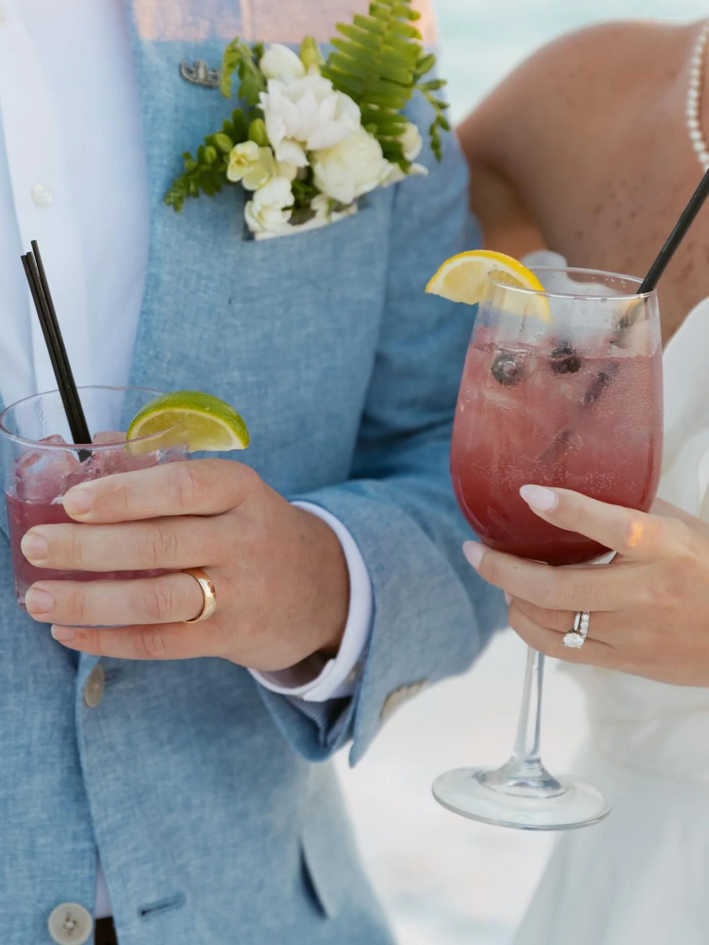 An absolute suckerr for cutie details, tasty drinks, pretty florals, stunning views &amp; romantic love stories ✨🤷🏼&zwj;♀️

Bride: @shorely_finnegan 
Florals: @ourgreenhouseflorals 
Venue: @vueon30a 
Rentals: @850eventrentals 
Dress: @margaretellen