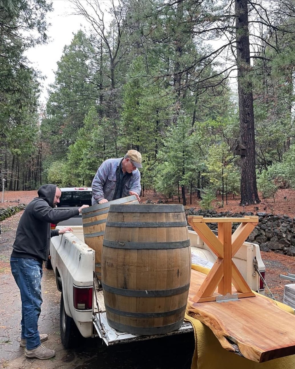 A break in the rain, and we were able to get all set up for the Chico Bridal Fair. Can't wait to meet some new brides and their family and friends. 💞💍

 #chicobridalfair #chicoweddingvenues #chicoweddings #weddingdecor #mobilebar #eventrentals #for