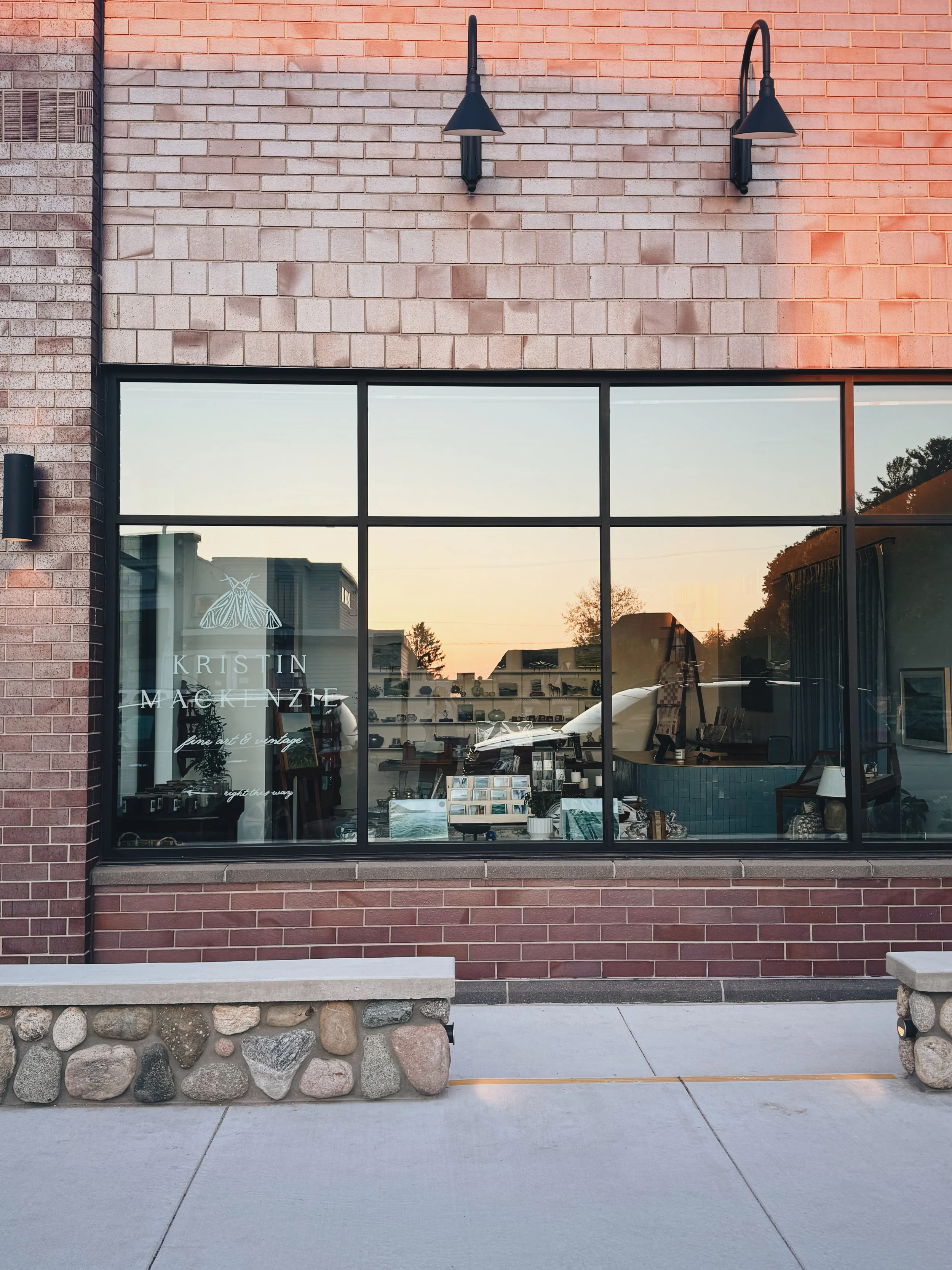 exterior of the Kristin MacKenzie Fine Art shop in Leland Michigan