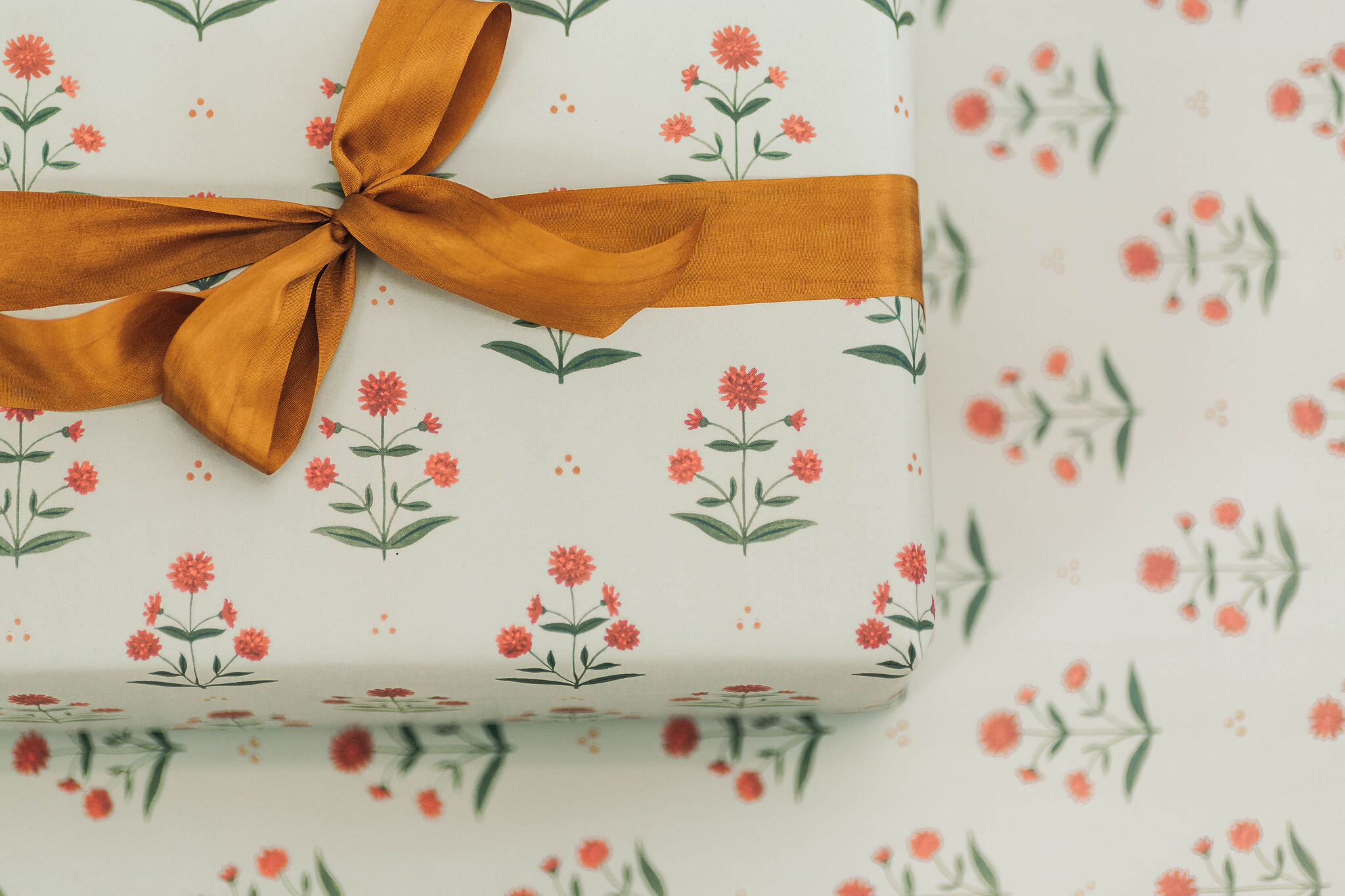 Romantic Christmas Floral Vintage Wrapping Paper · Creative Fabrica