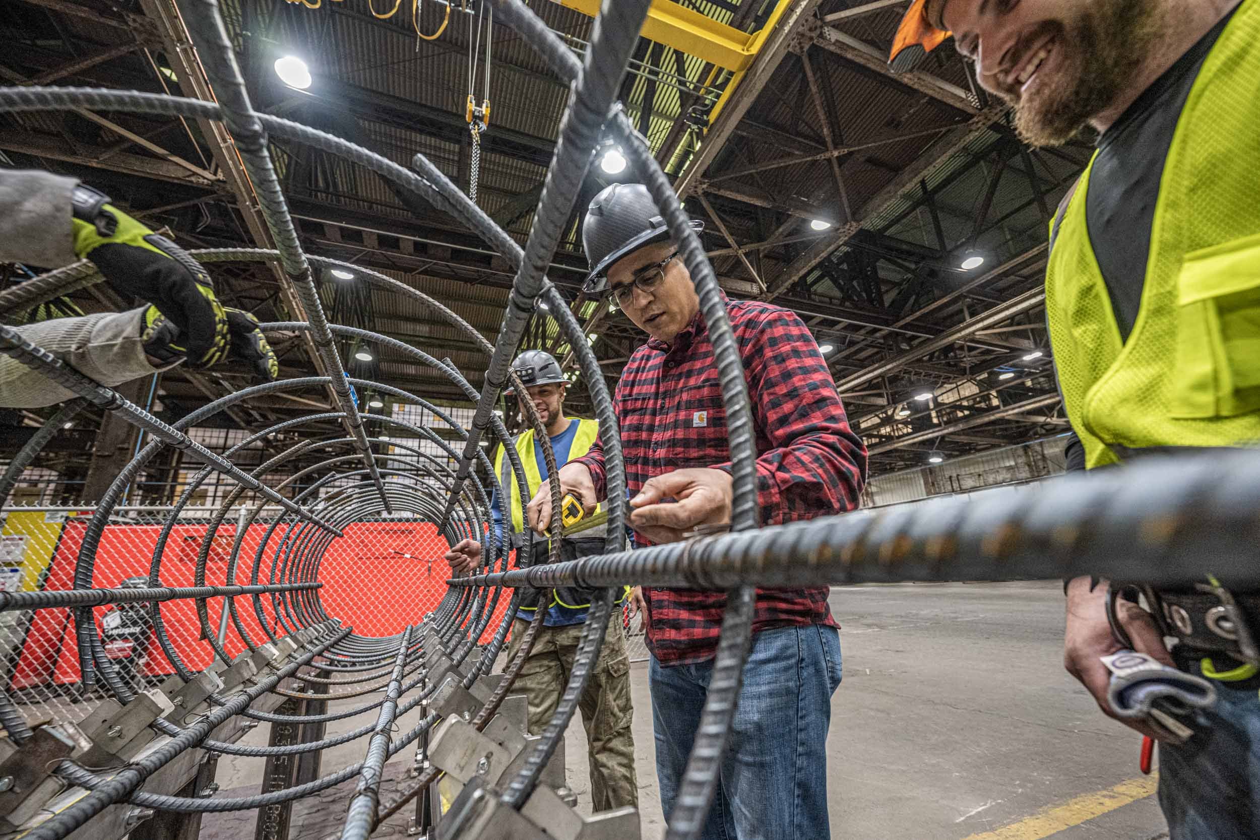 Industrial photography-workers in action-machinery photography 101.jpg