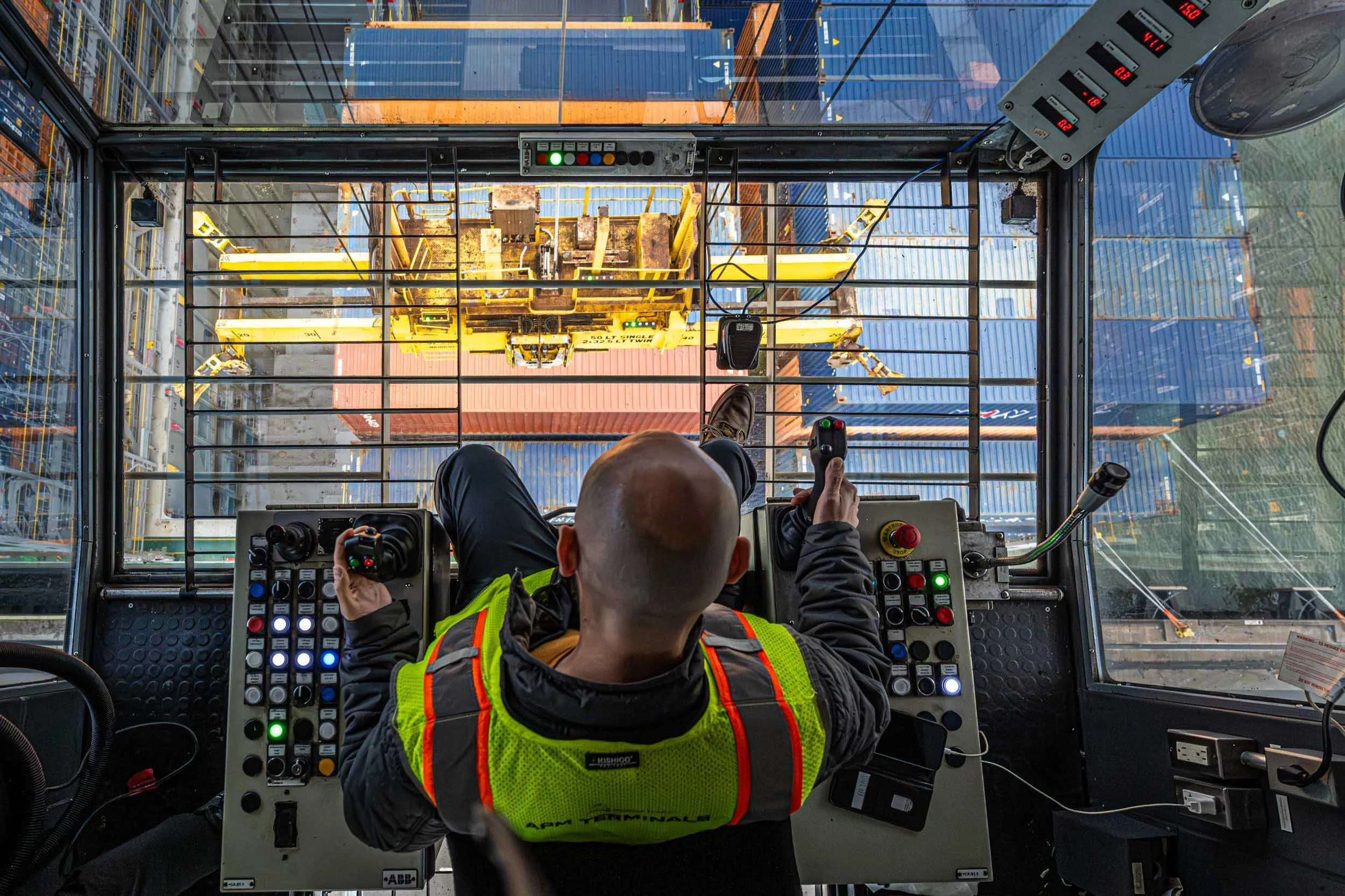industrial-photography_people-at-work_field-operations_143.jpg
