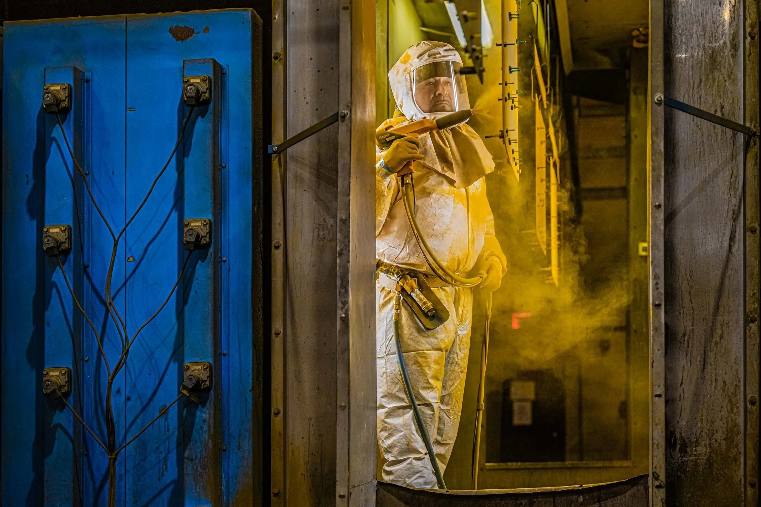 Workers in action - machinery - industrial photography015.jpg