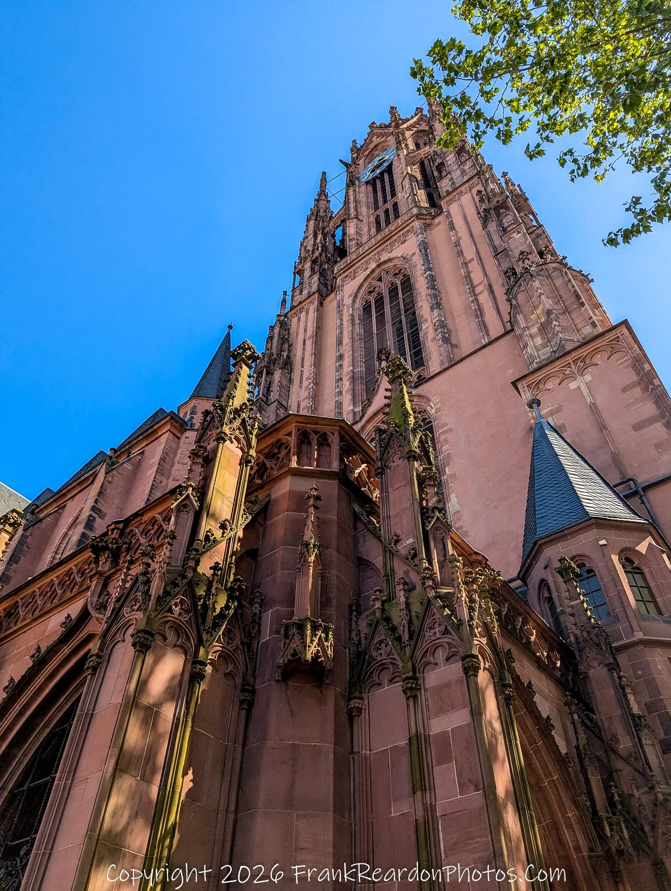 Frankfurt Cathedral (Kaiserdom St. Bartholomew) – Upward Perspective
“Gothic Ascent – Frankfurt Cathedral in Light”