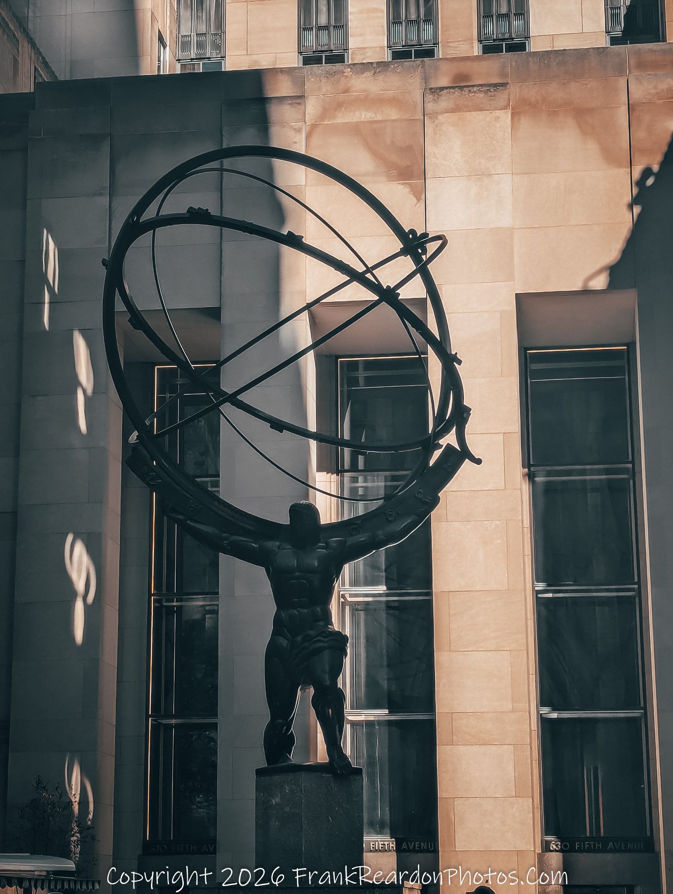 “Atlas Bearing the Sky: Fifth Avenue Icon”