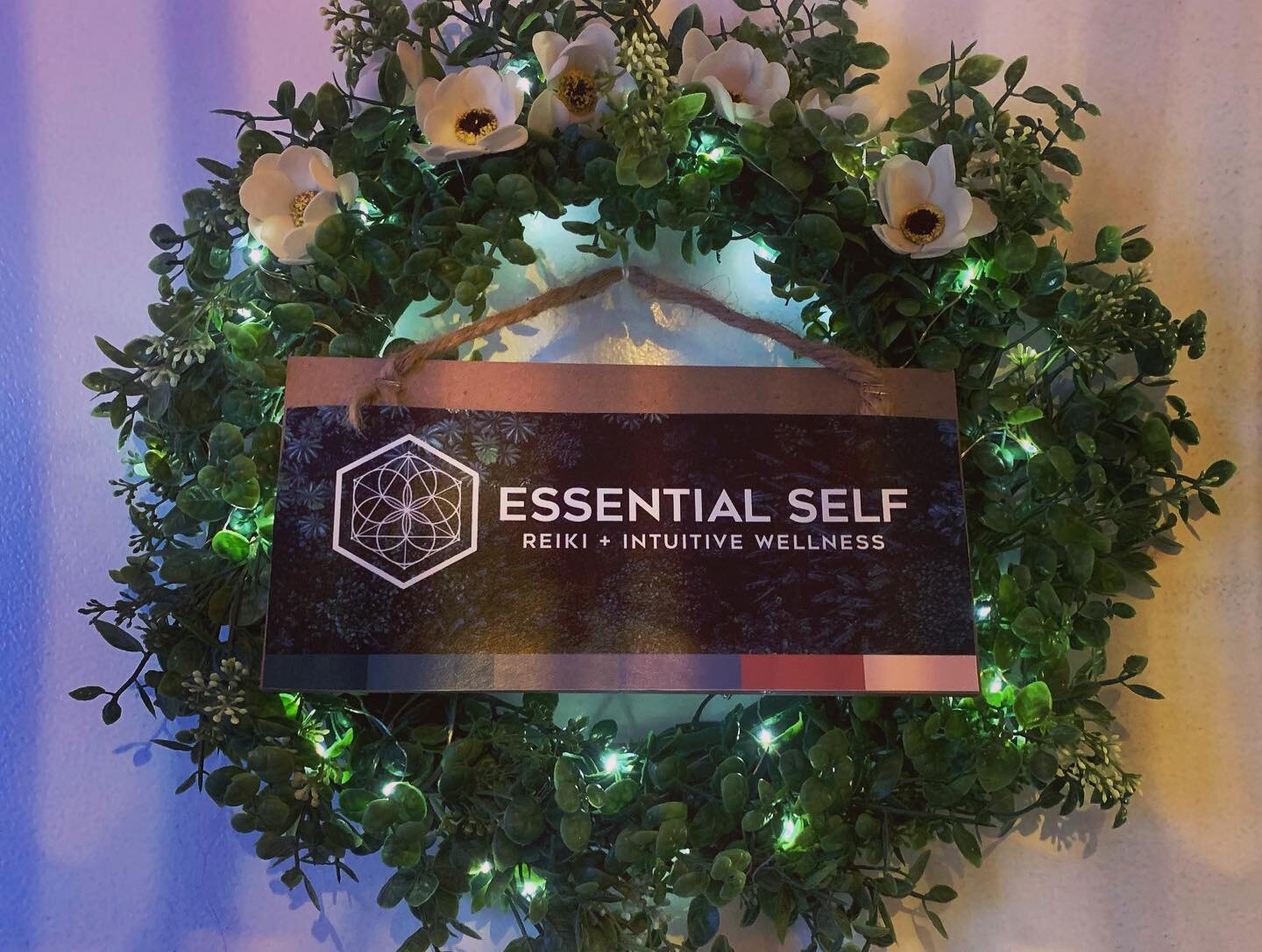 Come in to our office to experience some soothing Reiki. Our goal at Essential Self is to empower you to find the healer within! 

To book: www.EssentialSelfReiki.com

#essentialselfwellness #reikihealing #dailyreiki #selfcarejourney #energyhealer