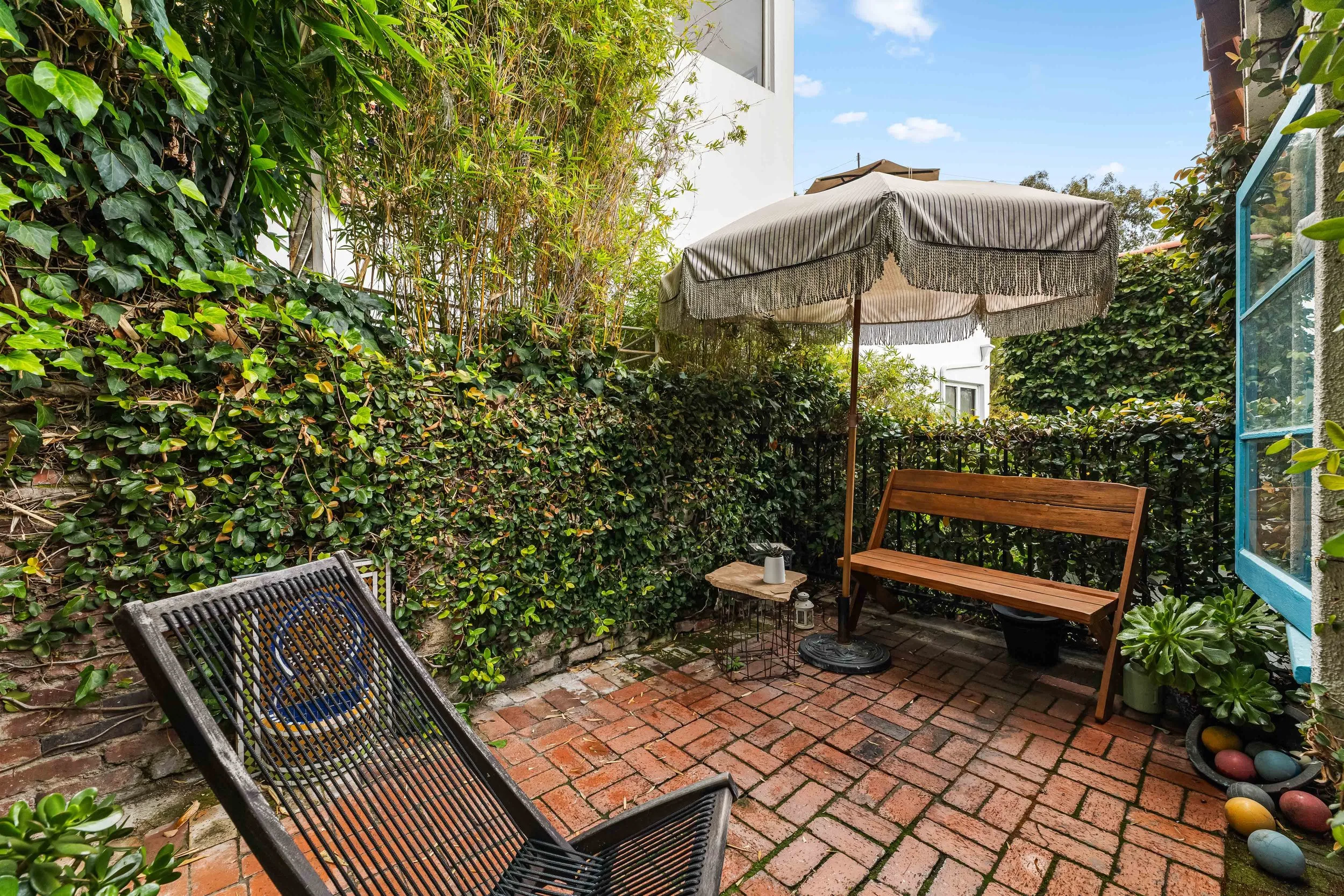 1767-n-orange-grove-ave-39-detached-studio-courtyard-hollywood-hills-los-angeles.jpg
