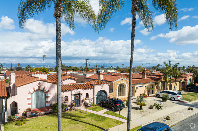 Windsor Hills Neighborhood Guide: One of Los Angeles' Most Historic and Architecturally Rich Communities