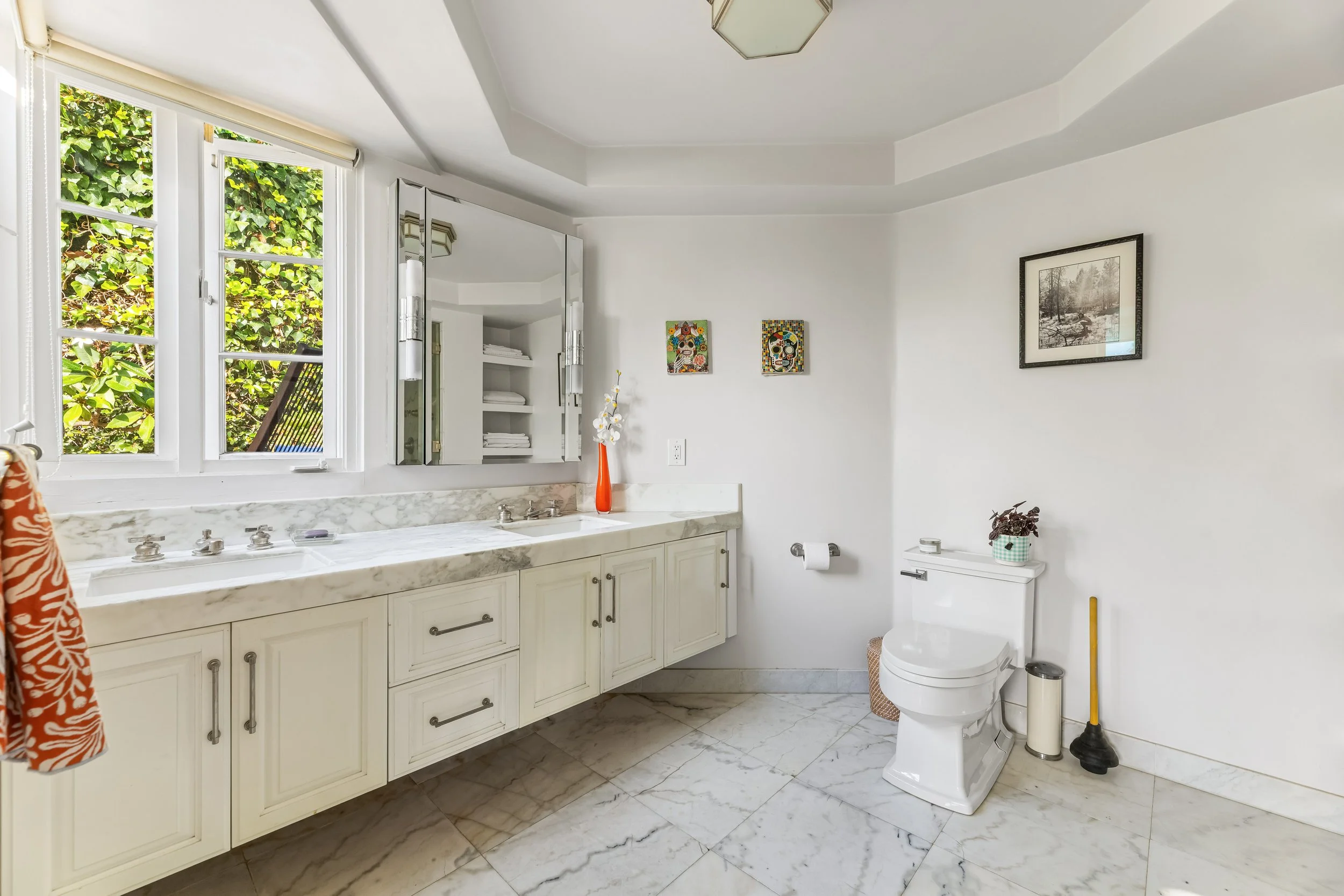1767-n-orange-grove-ave-15-primary-bathroom-dual-vanity-hollywood-hills-los-angeles.jpg