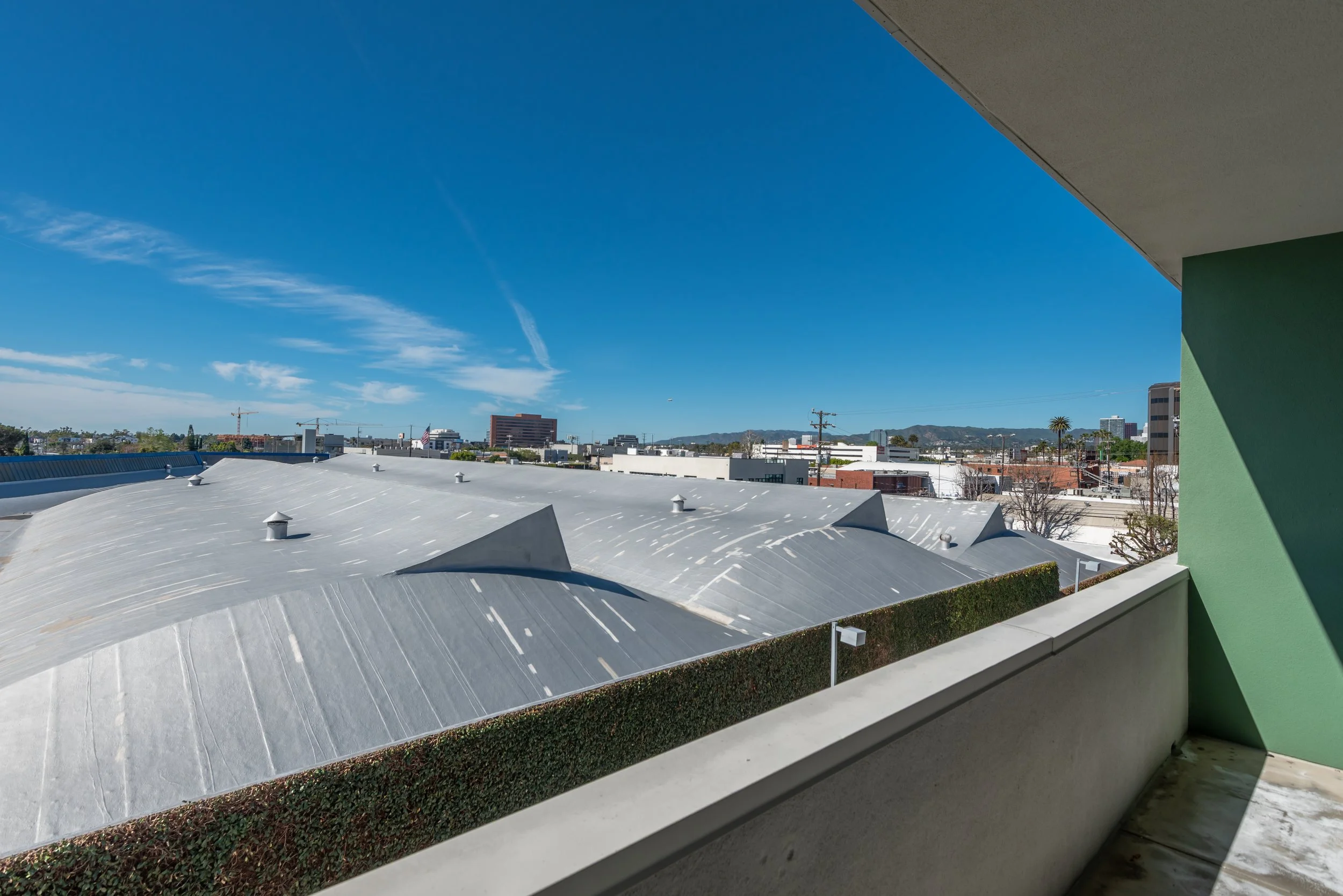 Exterior of 11500 Tennessee Ave Condos in West Los Angeles