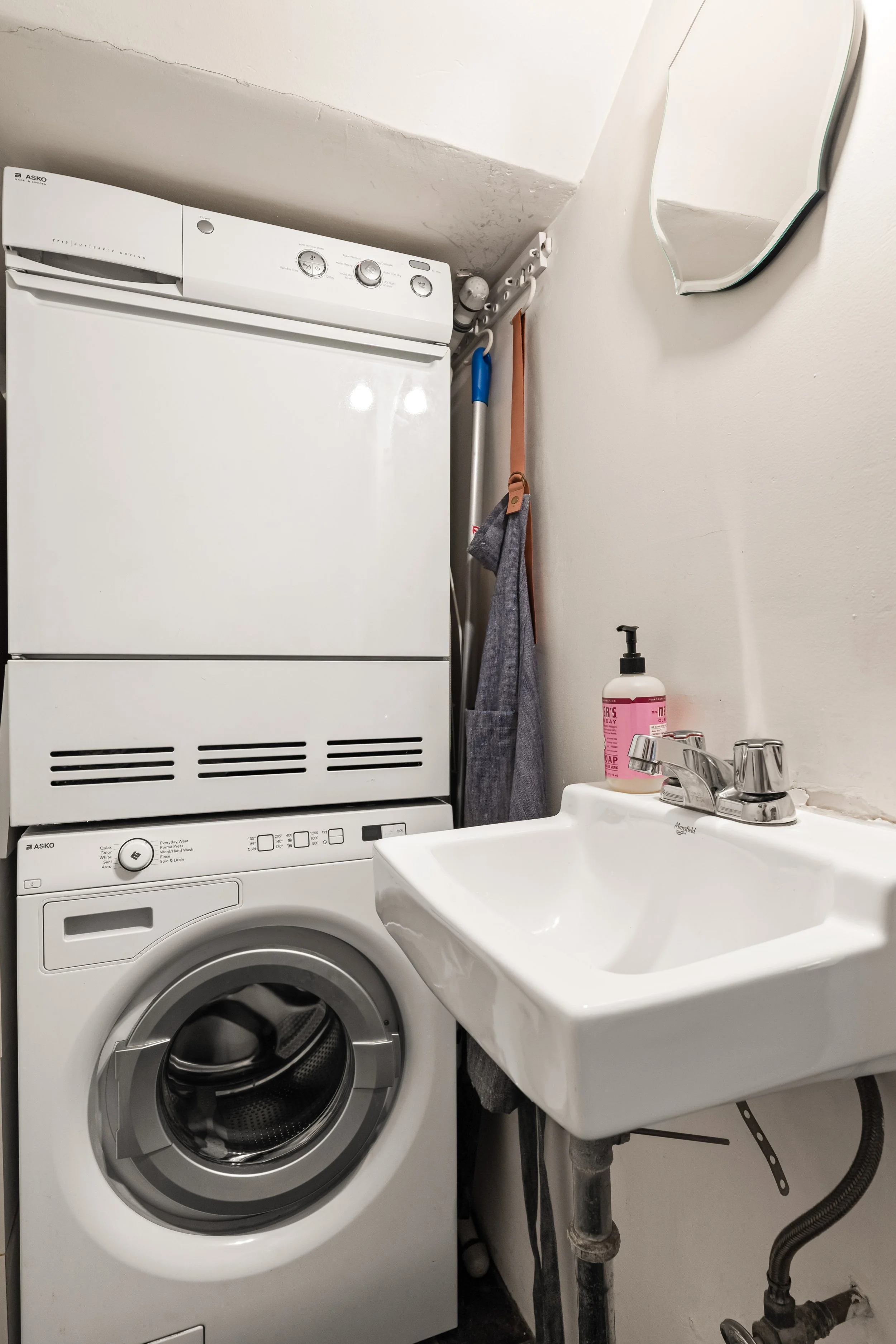 1767-n-orange-grove-ave-37-laundry-washer-dryer-hollywood-hills-los-angeles.jpg