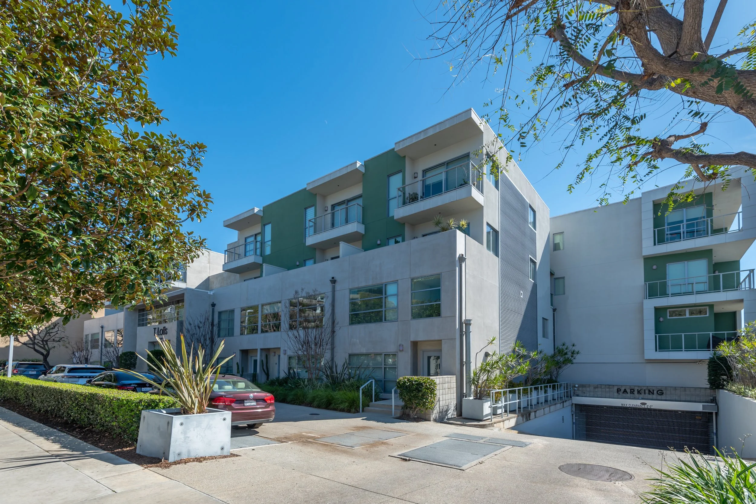 Exterior of 11500 Tennessee Ave Condos in West Los Angeles