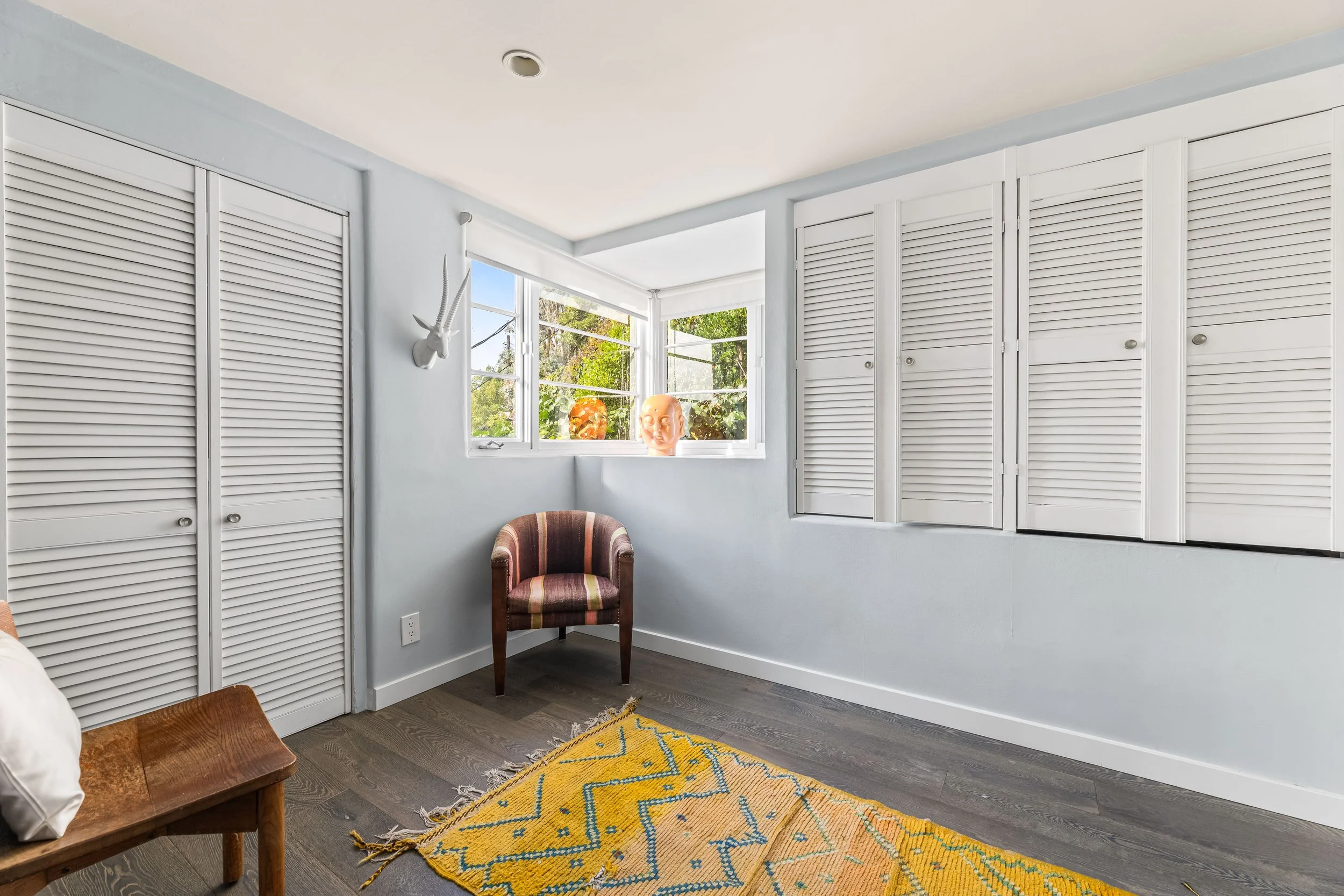 1767-n-orange-grove-ave-13-primary-suite-dressing-sitting-area-hollywood-hills-los-angeles.jpg