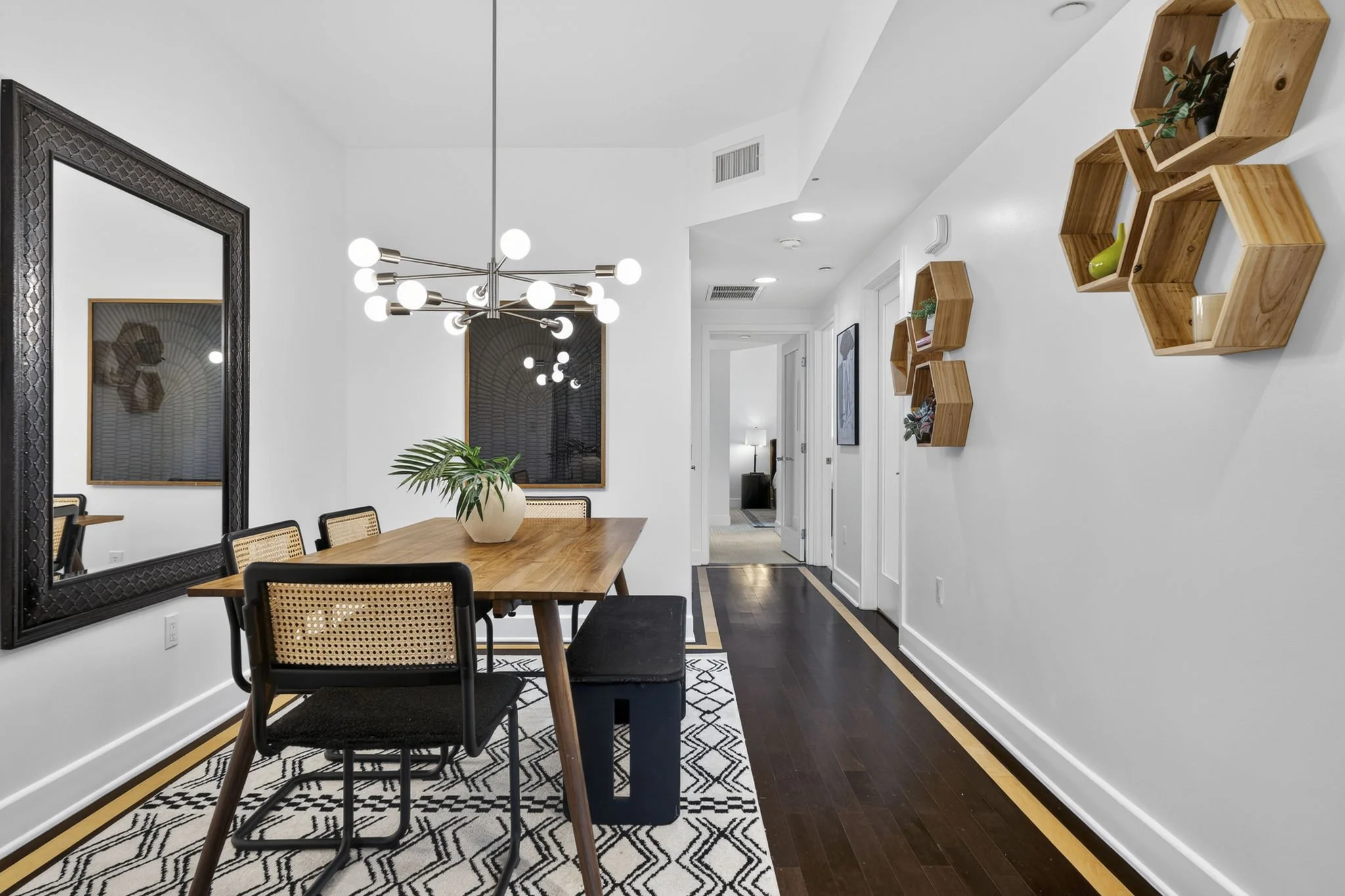 125-s-sweetzer-ph2a-29-hallway-los-angeles.jpg