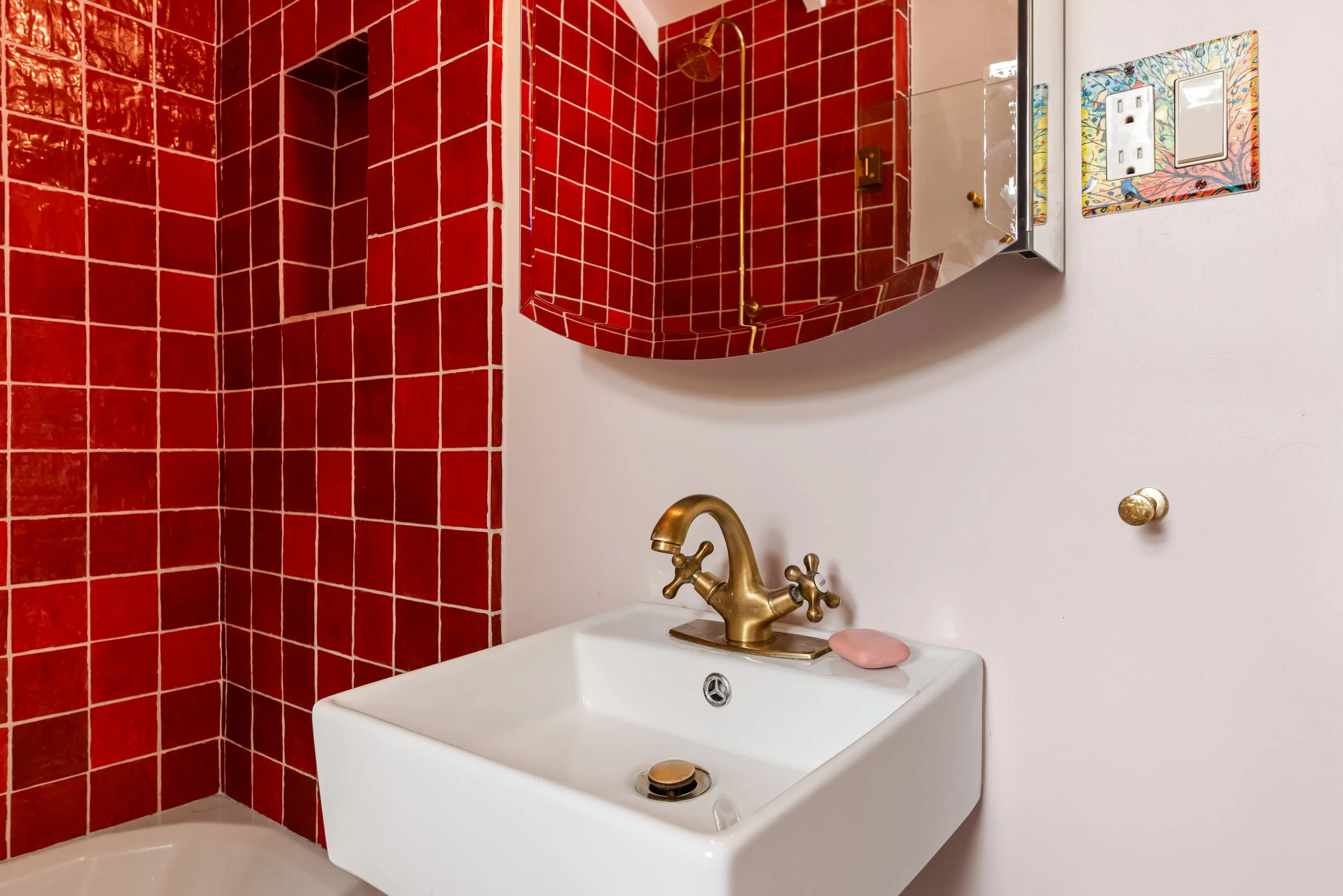 1767-n-orange-grove-ave-43-detached-studio-bathroom-vanity-hollywood-hills-los-angeles.jpg