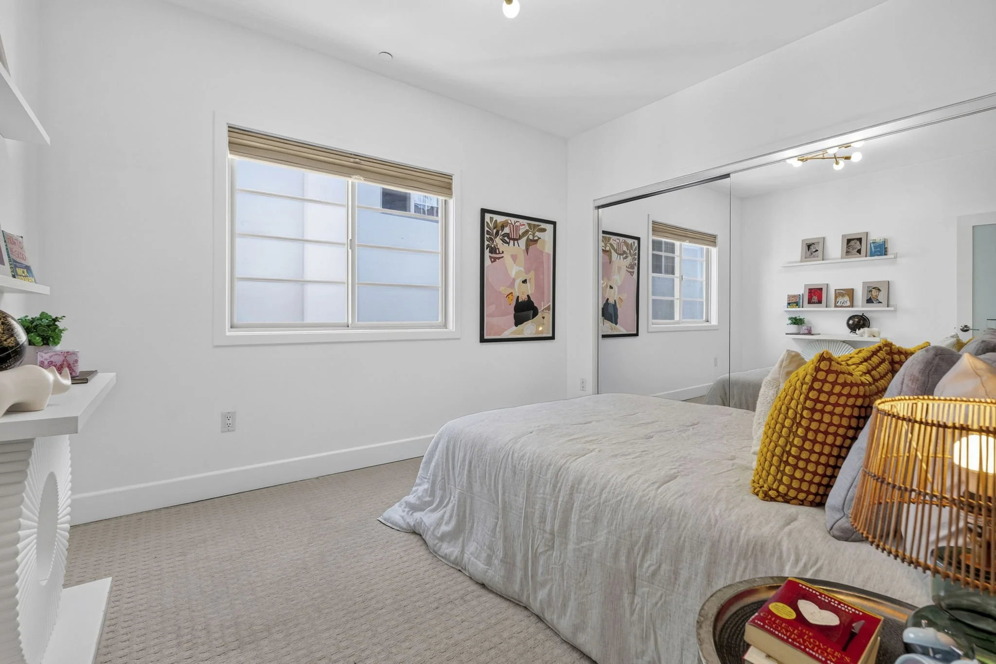 125-s-sweetzer-ph2a-11-bedroom-bright-mirrored-closet-los-angeles.jpg