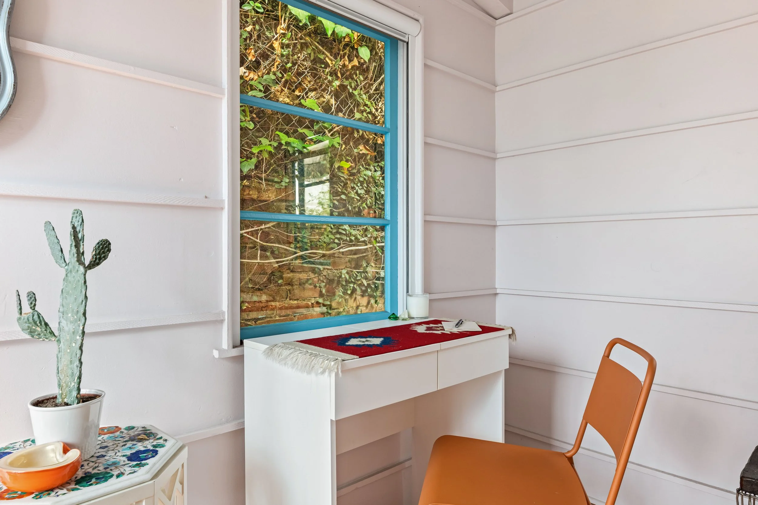 1767-n-orange-grove-ave-48-detached-studio-desk-nook-hollywood-hills-los-angeles.jpg