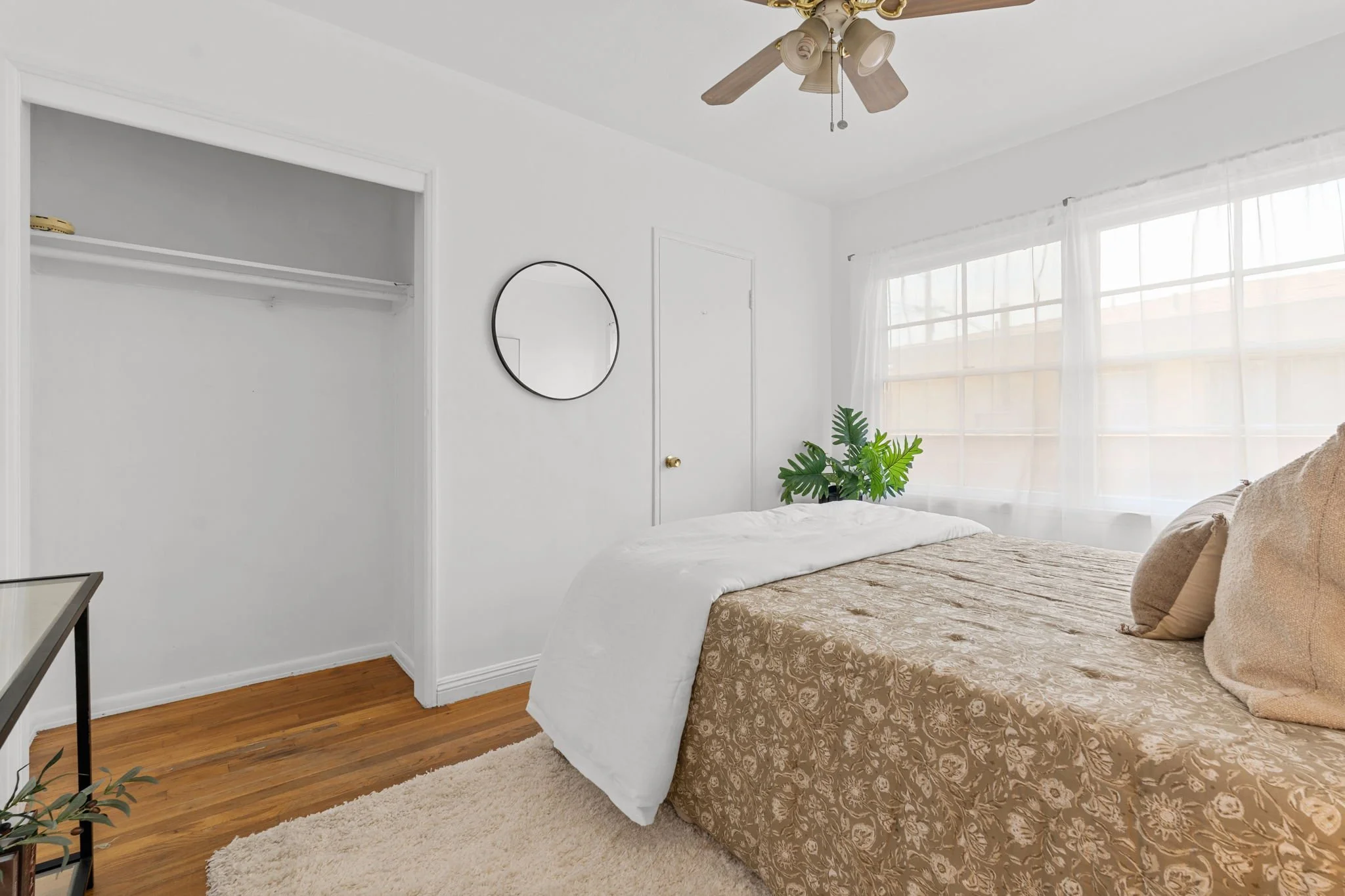 11630-chanera-ave-hawthorne-second-bedroom-cozy.jpg