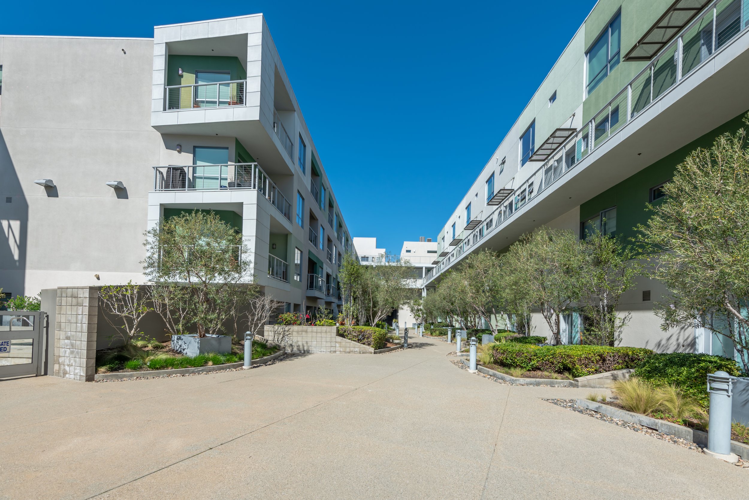 Exterior of 11500 Tennessee Ave Condos in West Los Angeles