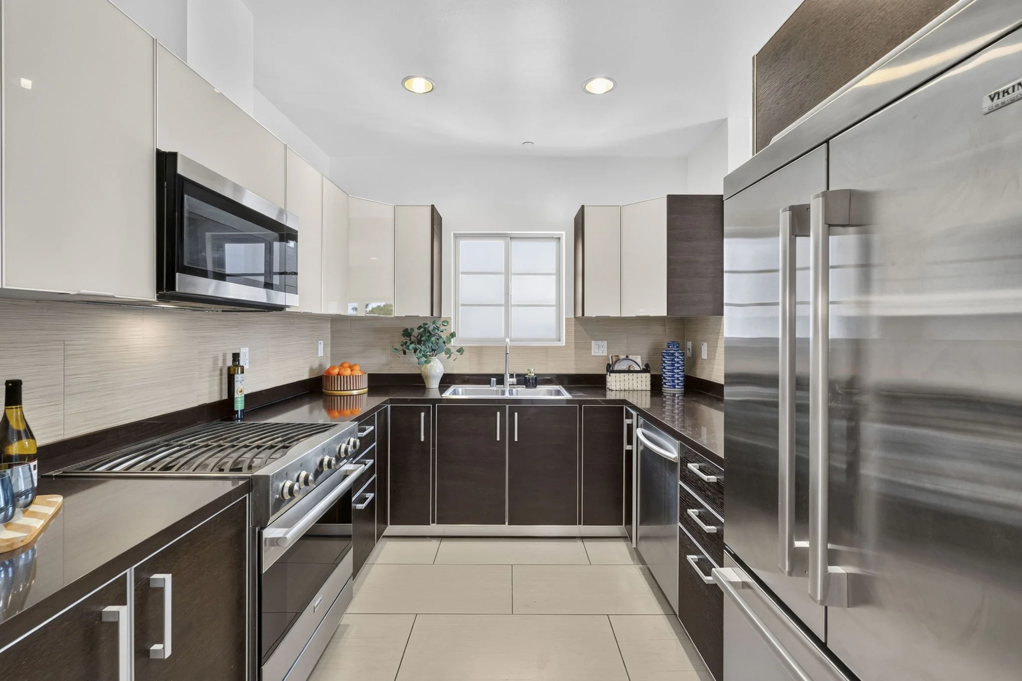 125-s-sweetzer-ph2a-08-chef-kitchen-viking-appliances-los-angeles.jpg