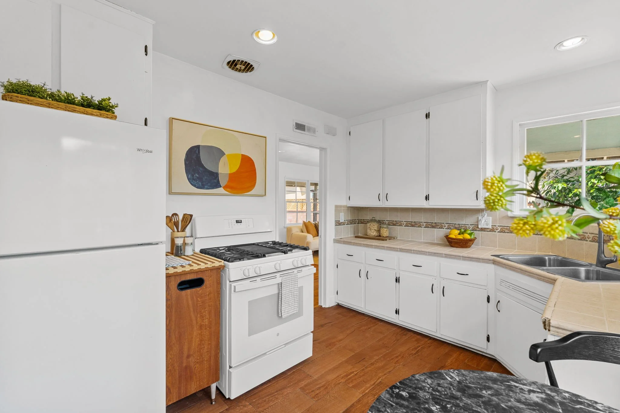 11630-chanera-ave-hawthorne-kitchen-ample-cabinet-storage.jpg