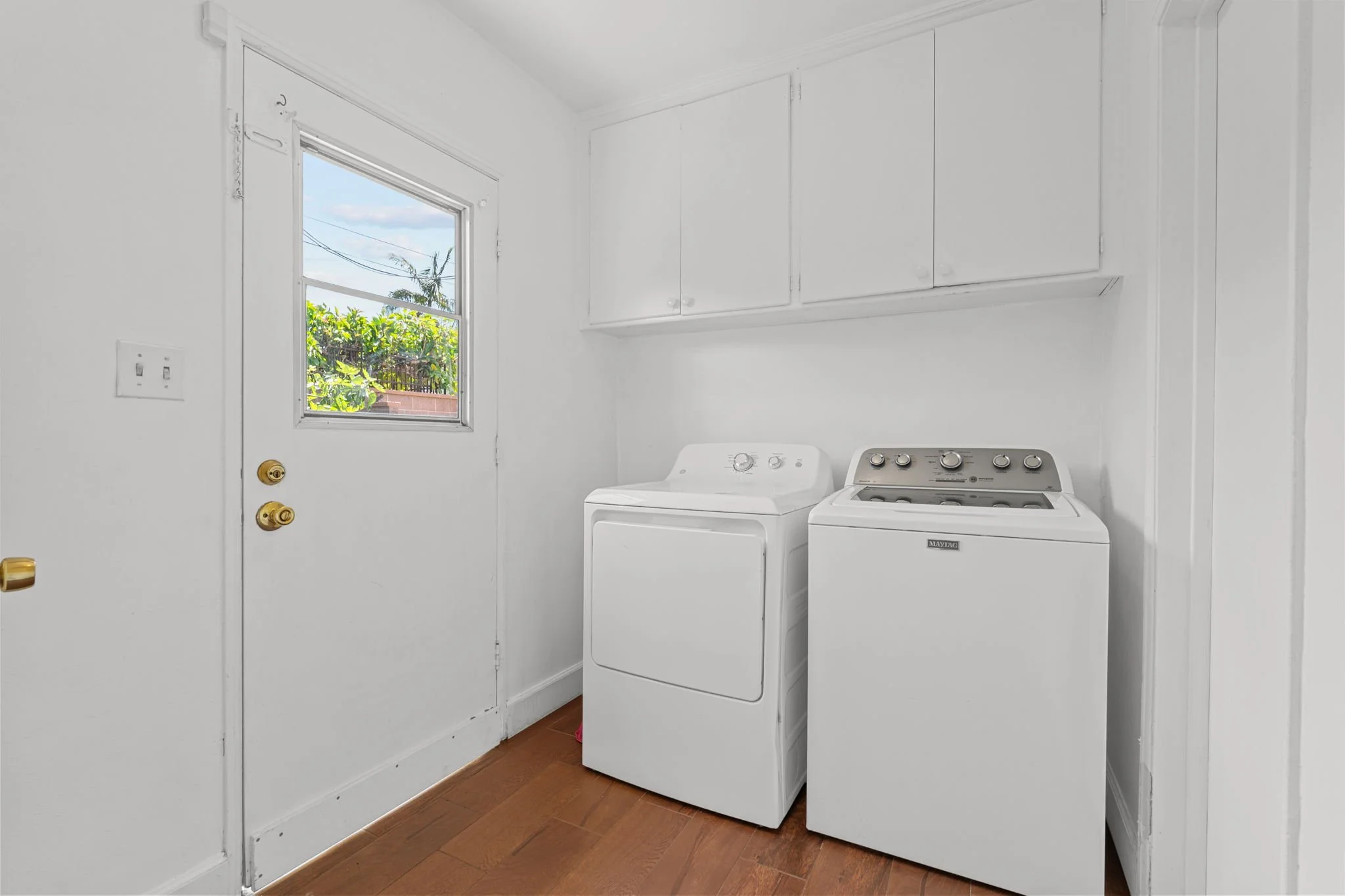 11630-chanera-ave-hawthorne-laundry-room-inside.jpg