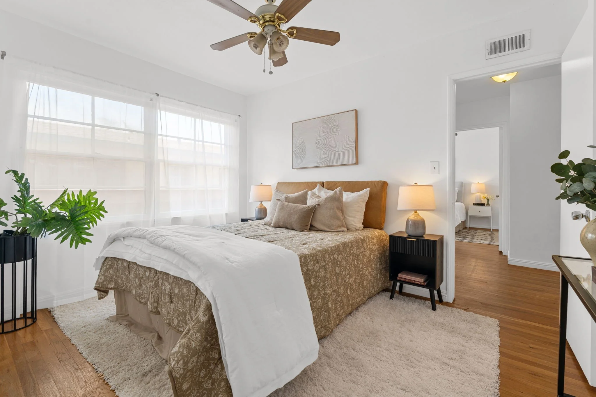 11630-chanera-ave-hawthorne-second-bedroom-closet-space.jpg