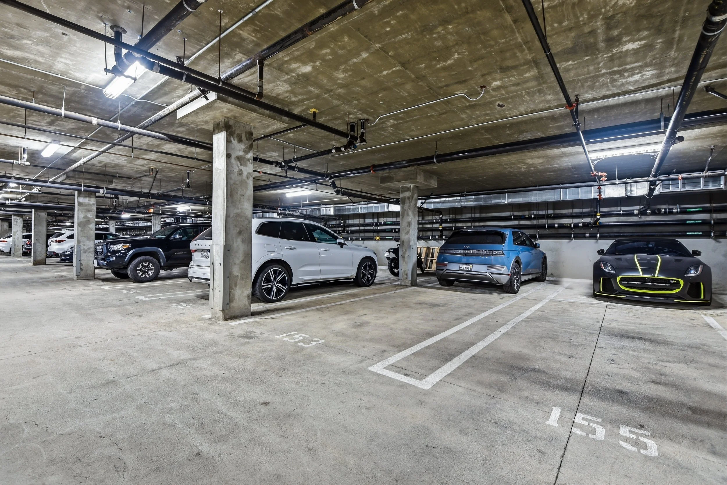 Exterior of 11500 Tennessee Ave Condos in West Los Angeles