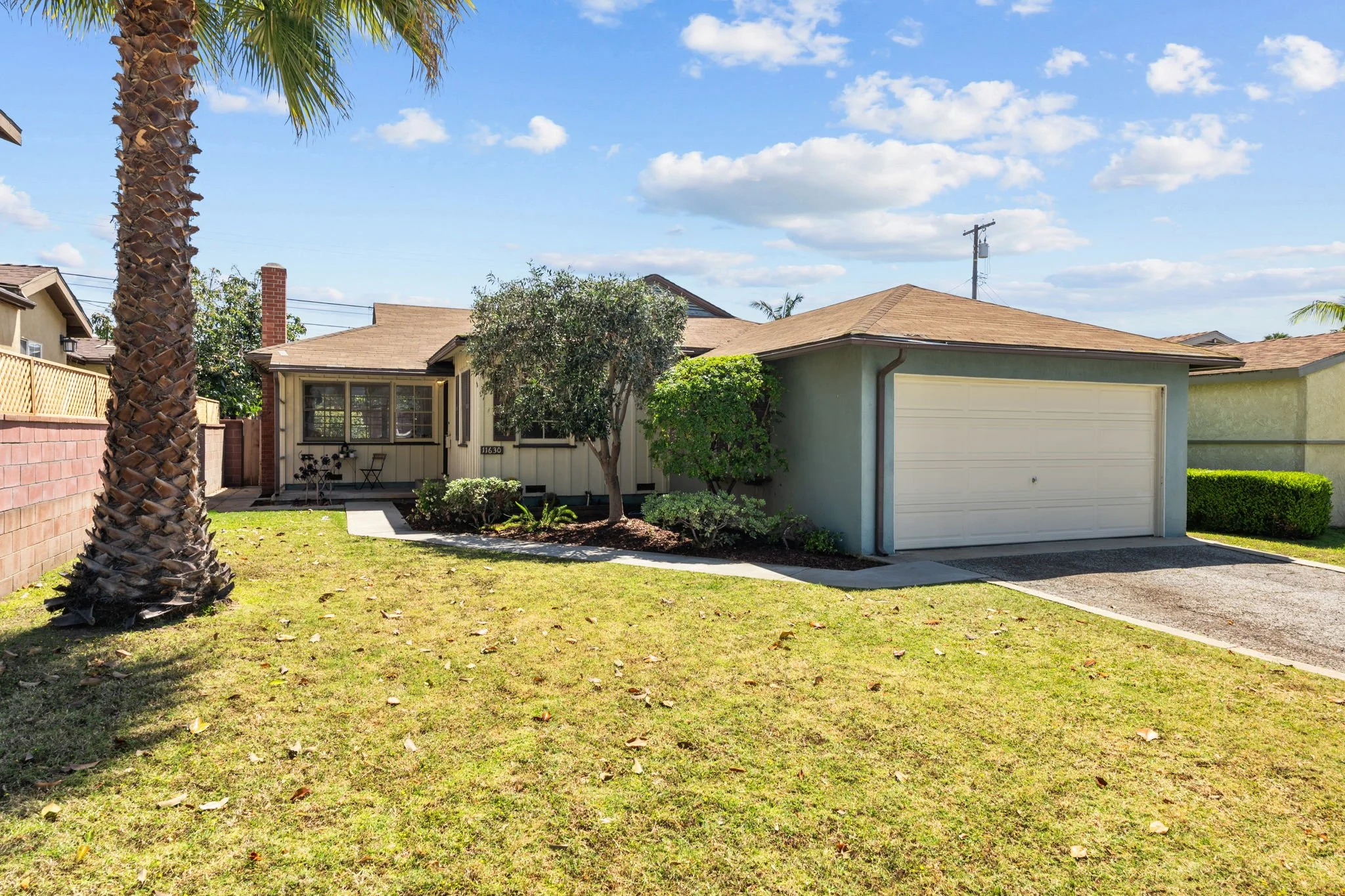 11630-chanera-ave-hawthorne-front-yard-landscaping.jpg