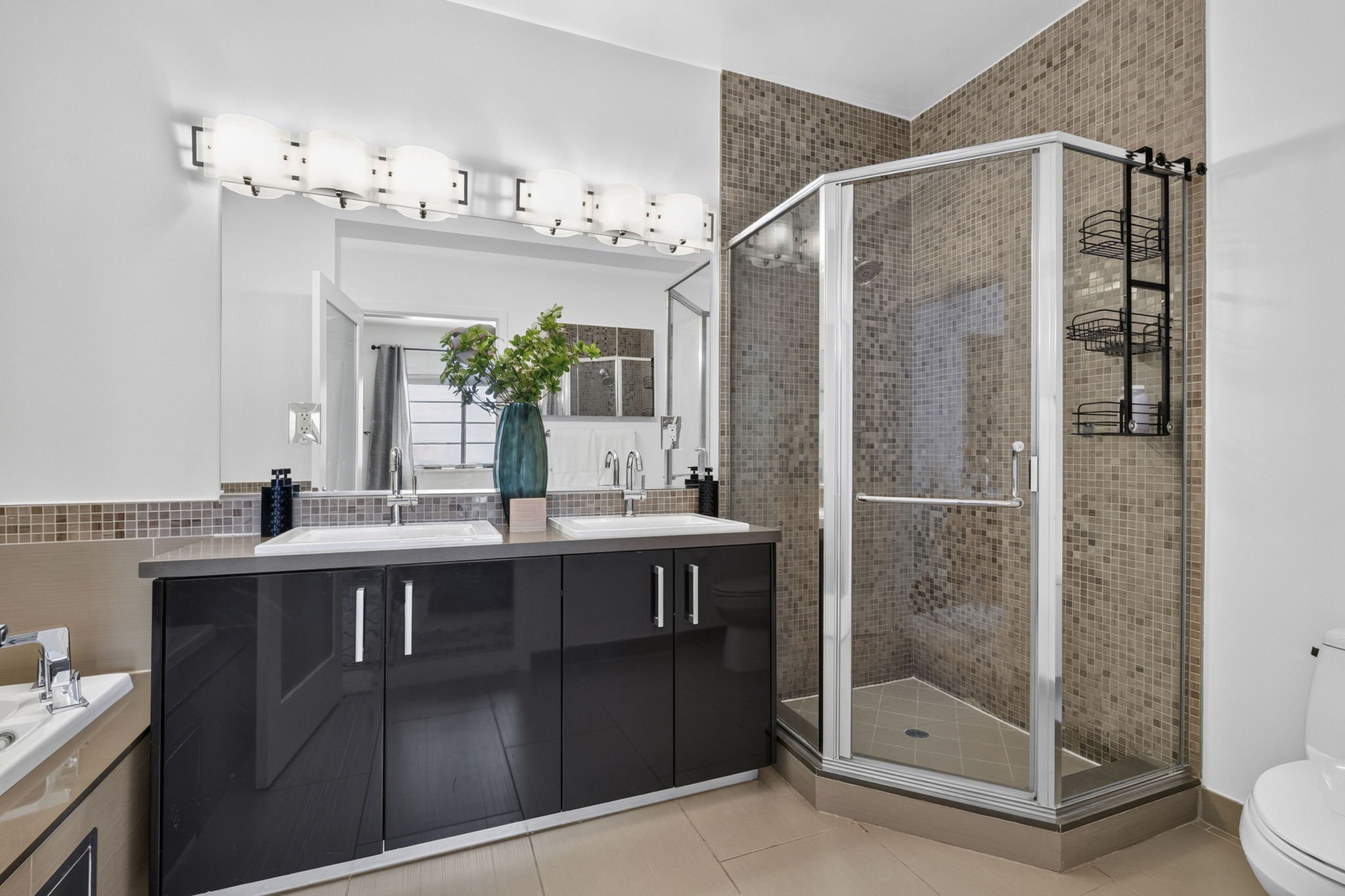 125-s-sweetzer-ph2a-17-primary-bathroom-dual-vanity-shower-los-angeles.jpg