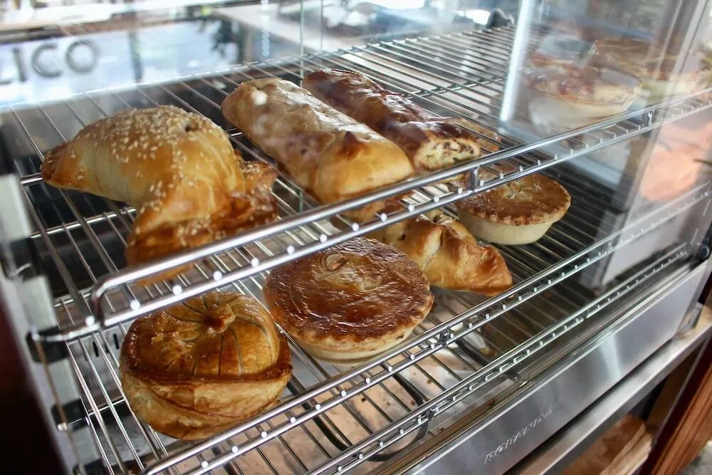 Morning ⛈ It's always pie weather in Melbourne. It may be cold but the pies, rolls and pasties are warm!