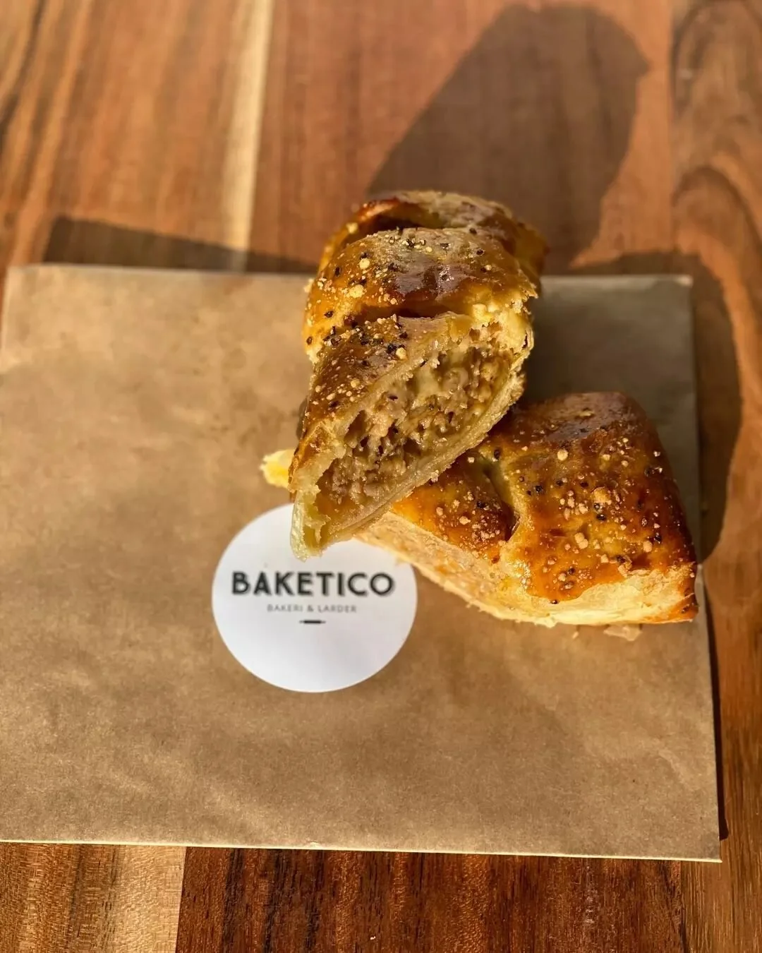 This is our Cacio e Pepe (which is fancy for cheese and pepper) roll and we're a little bit obsessed with it. A show of hands for who wants to see it back in the stores? 🙋🏼