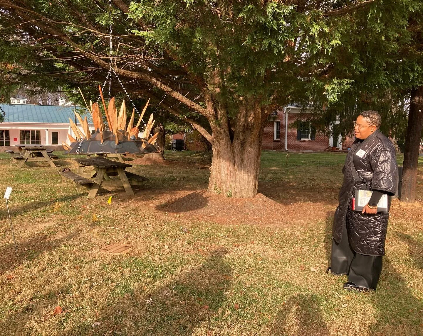 Artina 2025: Upside Down, Inside Out Juror/Artists Talk and closing reception at Sandy Spring Museum. #washingtonsculptorsgroup #sandyspringmuseum @sarahrodman @sally_canzoneri @judithgoodmanassemblage @zomawallace @joanathan.bessaci @gayle_friedman 