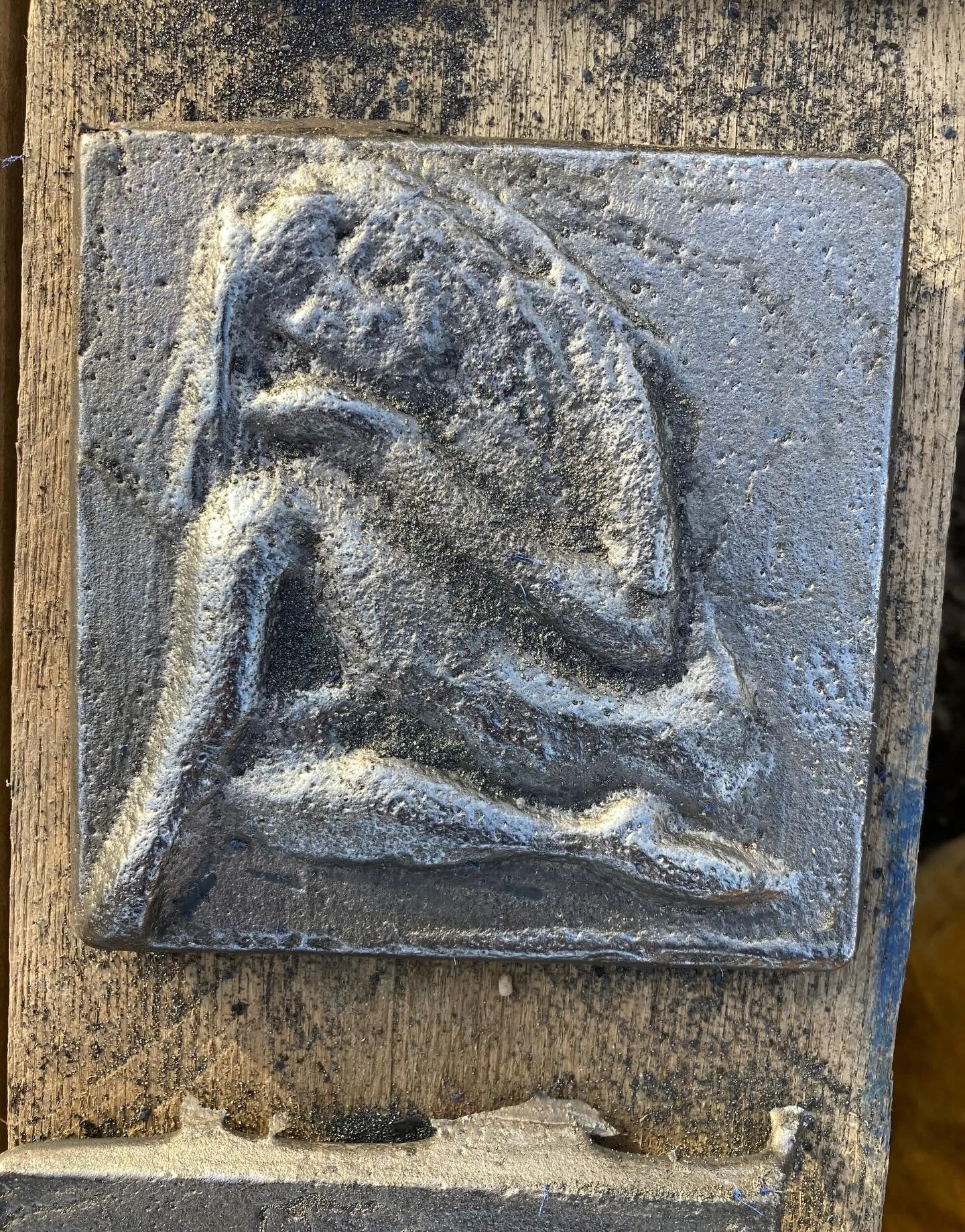 Scratch blocks poured in iron today #washingtonsculptorsgroup #icccia_org #frederickartscouncil #amwomenartists @washingtonsculptors @icccia_org @epalzona @amwomenartists @riversofsteel
