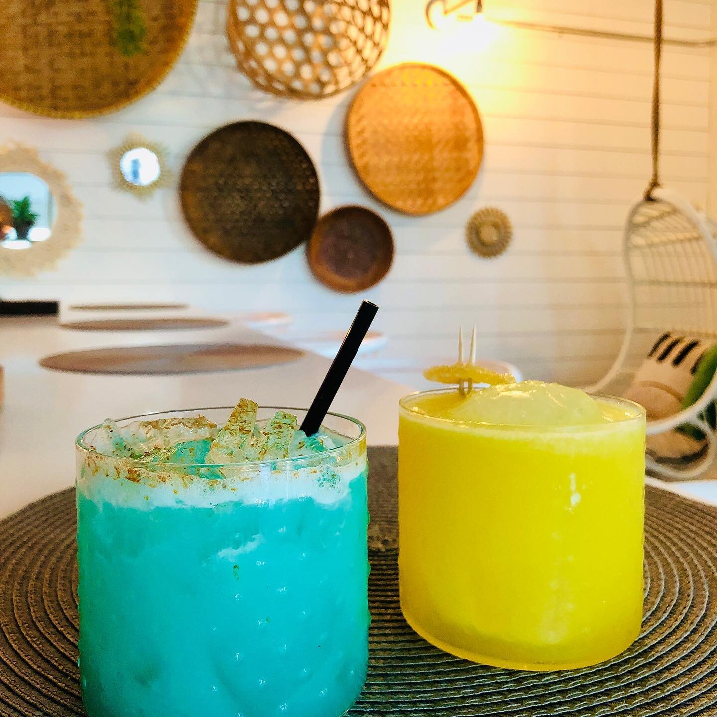Happy Days are Here Again 
☀️ 🍹 🦊 
Last weekend for the winter menu lineup before we launch some new Spring Drinks on the 24th!!

#dtws #bestofwinston  #winstonsalemfood #winstonsalemncsmallbusiness #springdrinks #cocktailoftheday #happyhour #cockt