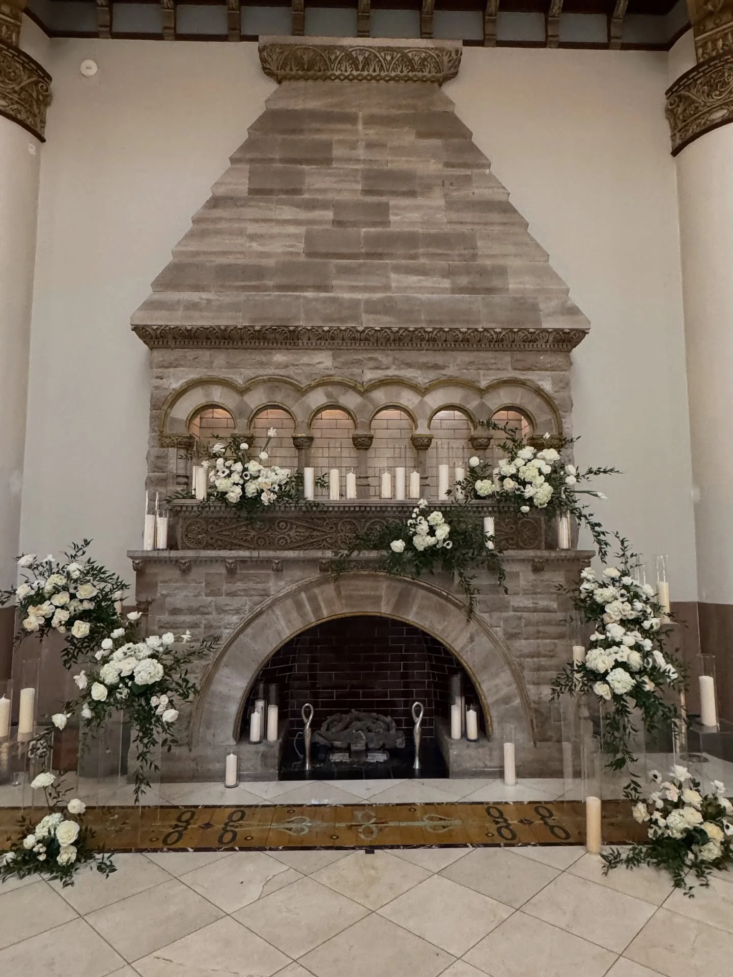 Slipping in a little wedding joy between holiday installs. Creating with @genysflowers at @unionstationnashville for @brucepittmaninc 💛