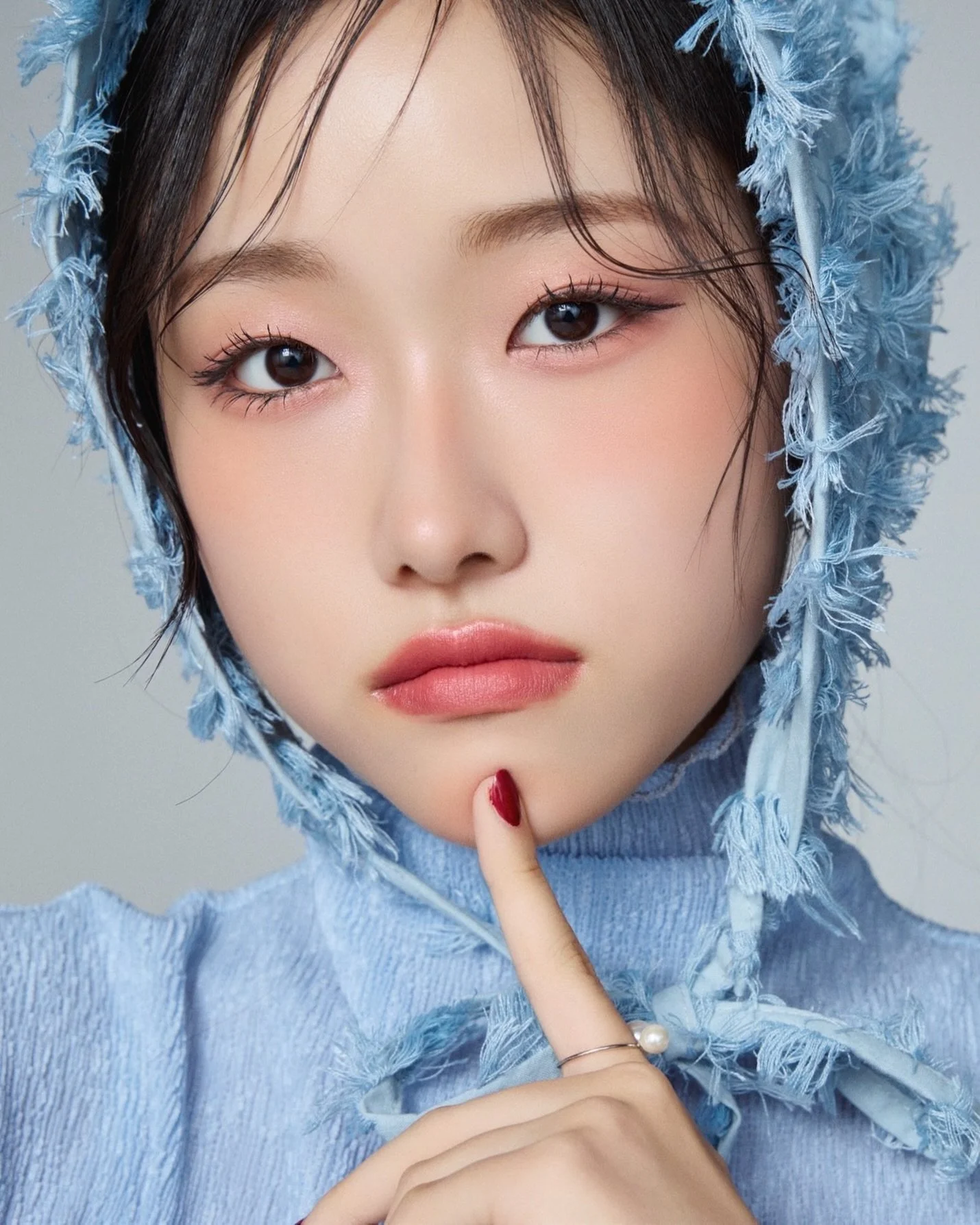 VOCE web

最旬韓国トレンドは涙袋だけじゃなく下まつげもしっかり盛る！
【中顔面短縮＆小顔に】

model 遠藤彩加里さん
@juice_juice_official 

photographer @okamoto_shun_ 
stylist #加藤里奈 さん

@vocemagazine 

#遠藤彩加里
#hairmakeGeorge