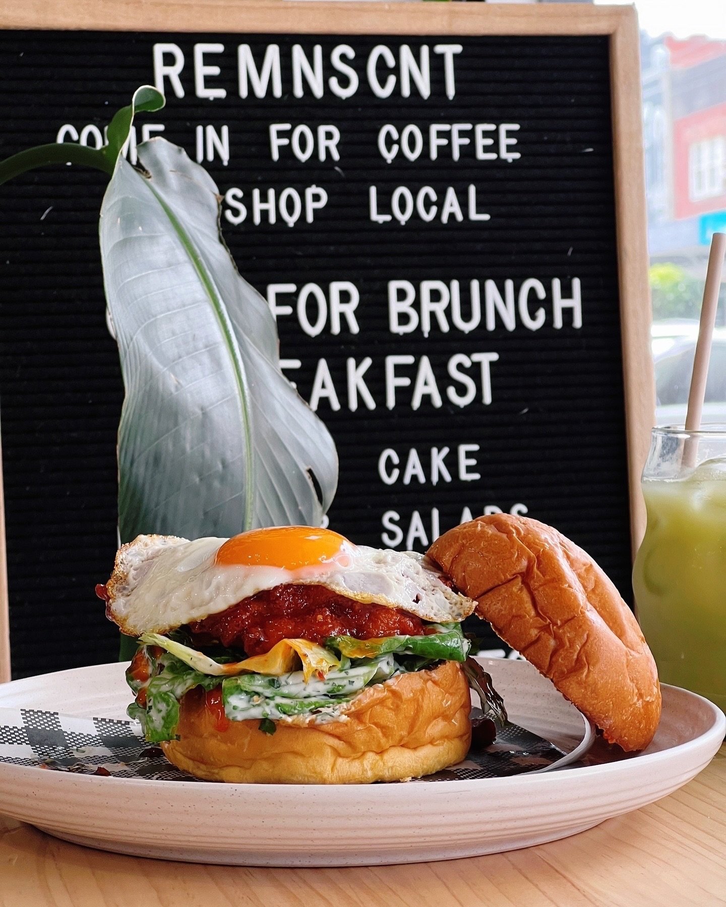 REMNSCNT Week Special: Crispy Habanero Chicken Burger🎉🎉Layered between a Brioche Bun, homemade ranch on some fresh lettuce. crispy fried chicken breast smothered in our own habanero sauce and a fried egg. 
📍Enjoy breakfast and Lunch with us at 121