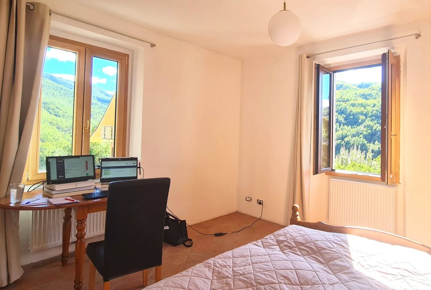 Some guests come here and still need to work.
But what they discover is that it doesn&rsquo;t feel quite the same.

The emails are still there.
The to-do list hasn&rsquo;t changed.
The calls still happen.

But in between,
there&rsquo;s a moment to gl